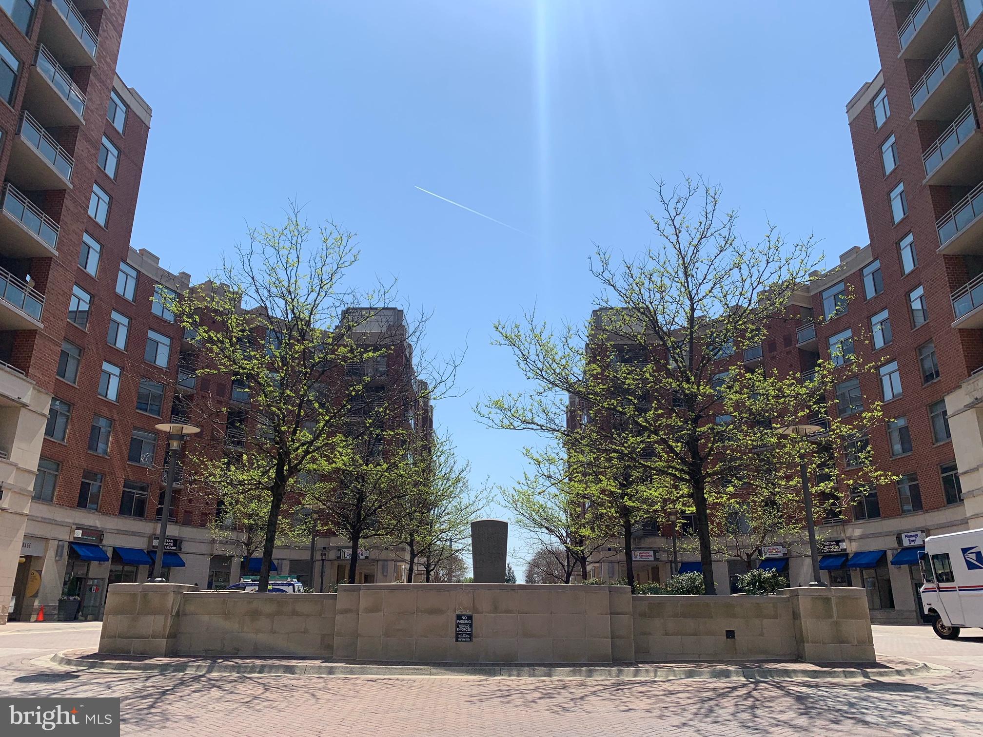 ECLIPSE ON CENTER PARK - Residential Lease