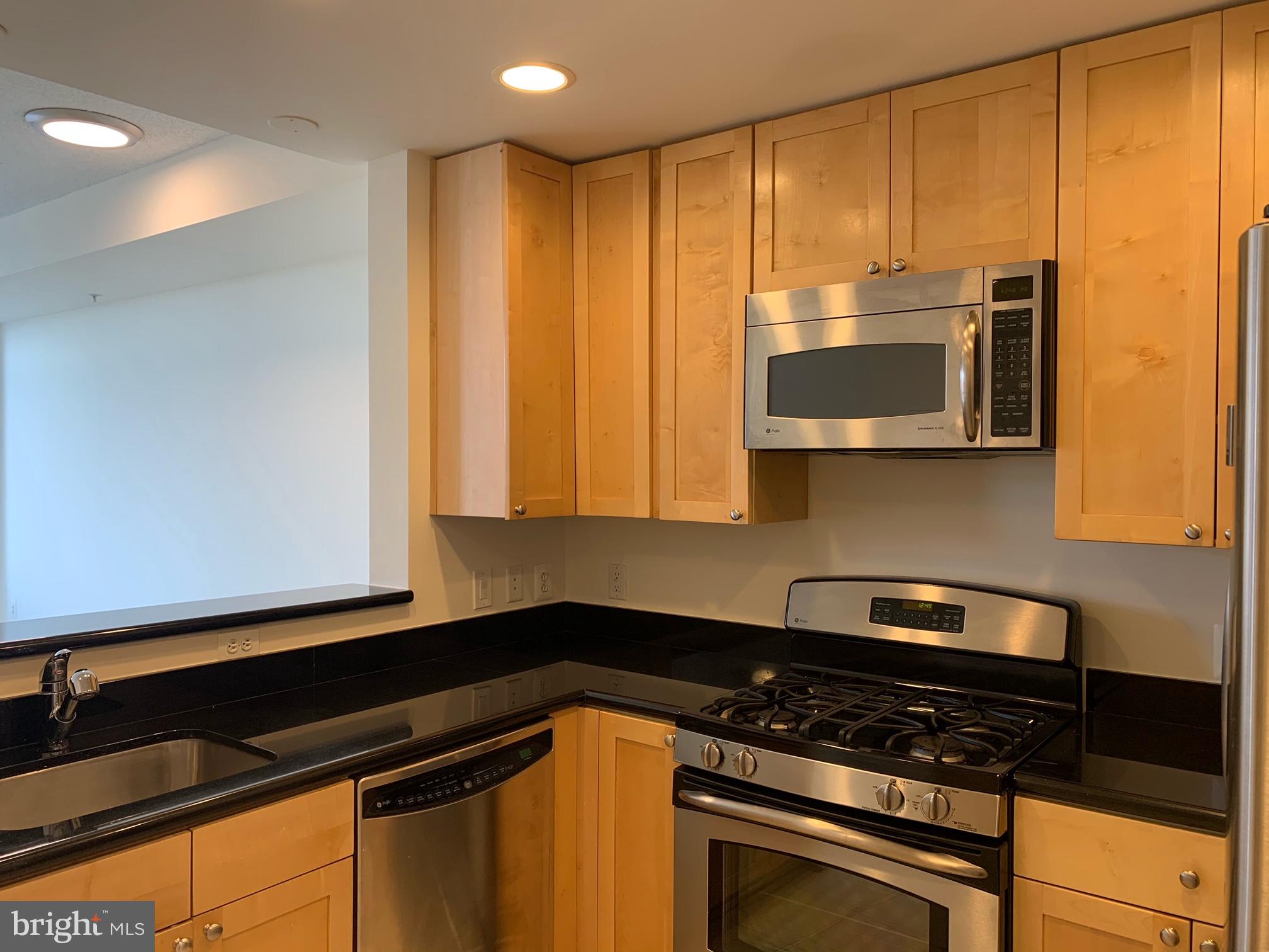 ECLIPSE ON CENTER PARK - Residential Lease