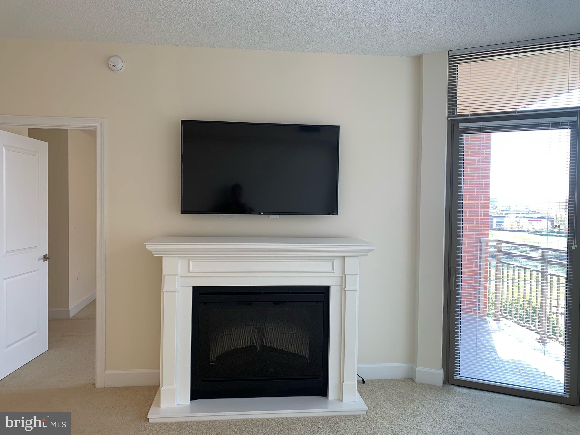 ECLIPSE ON CENTER PARK - Residential Lease