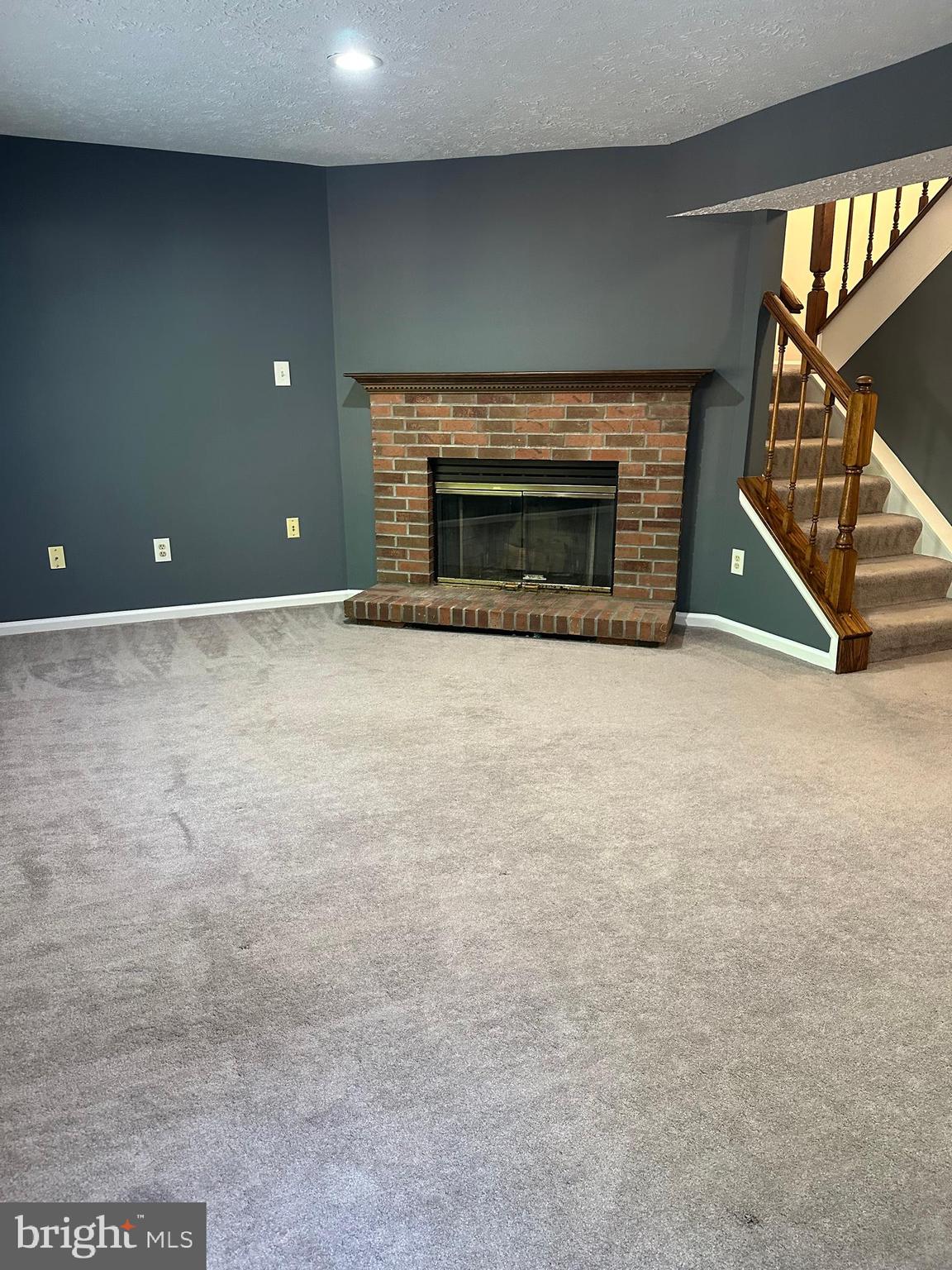 POHICK VILLAGE - Residential Lease