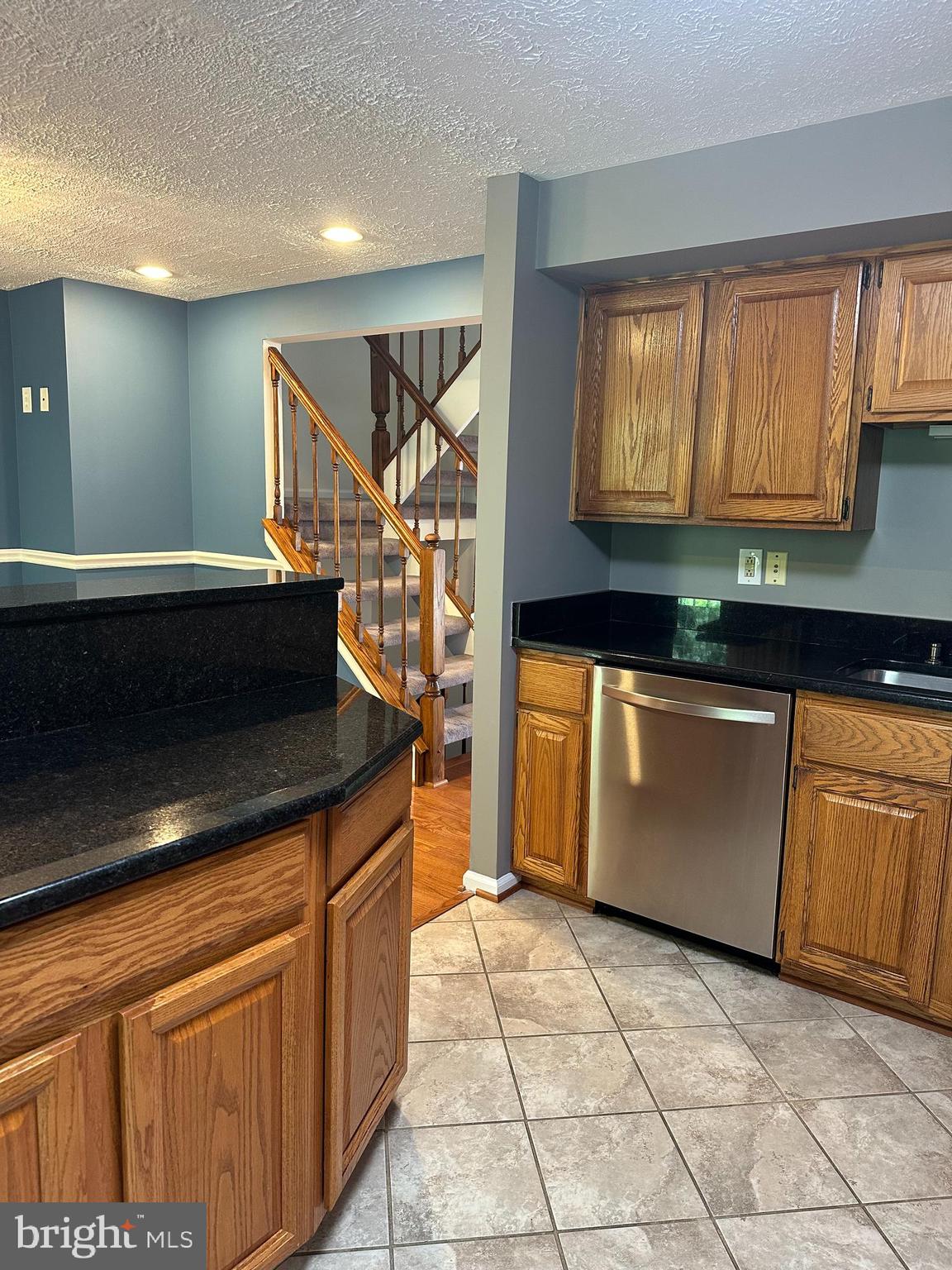 POHICK VILLAGE - Residential Lease