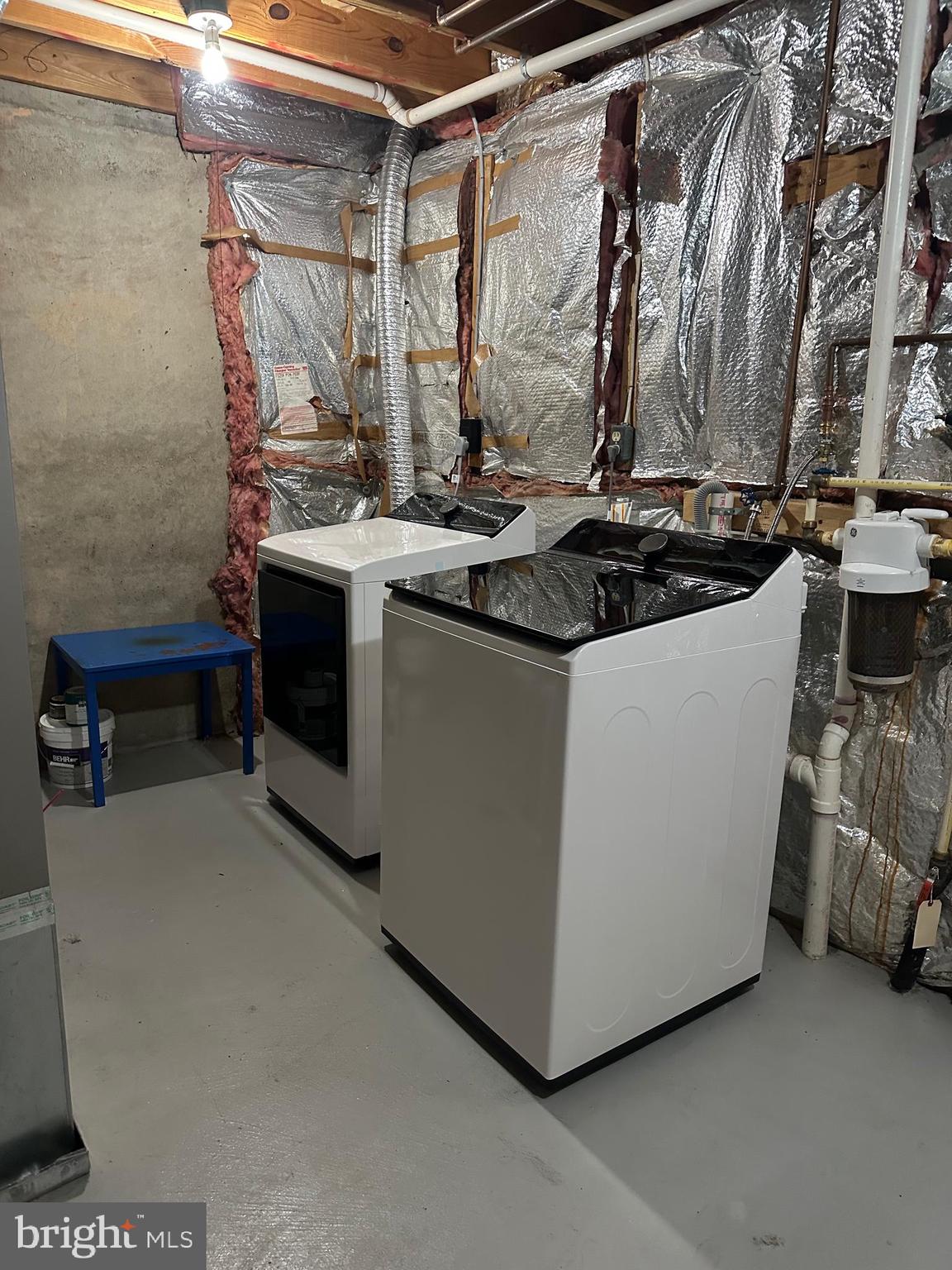 POHICK VILLAGE - Residential Lease