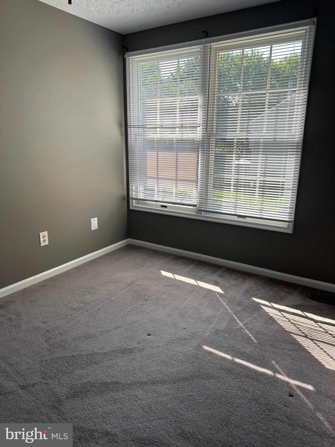 POHICK VILLAGE - Residential Lease