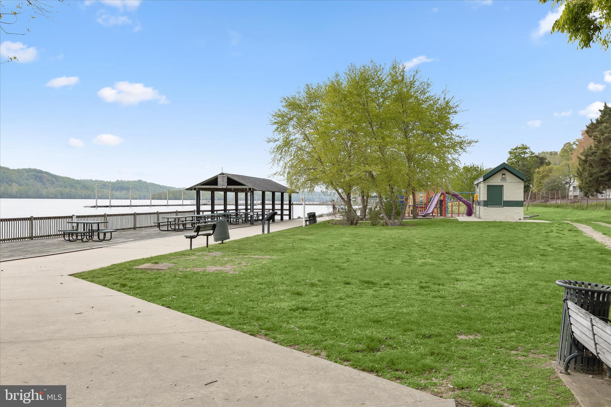 TOMES LANDING - Residential