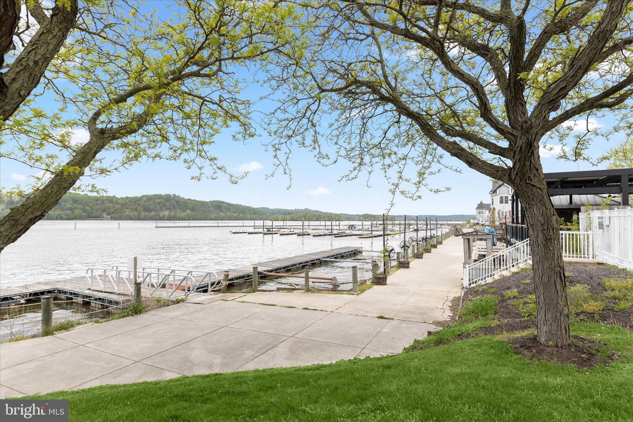 TOMES LANDING - Residential