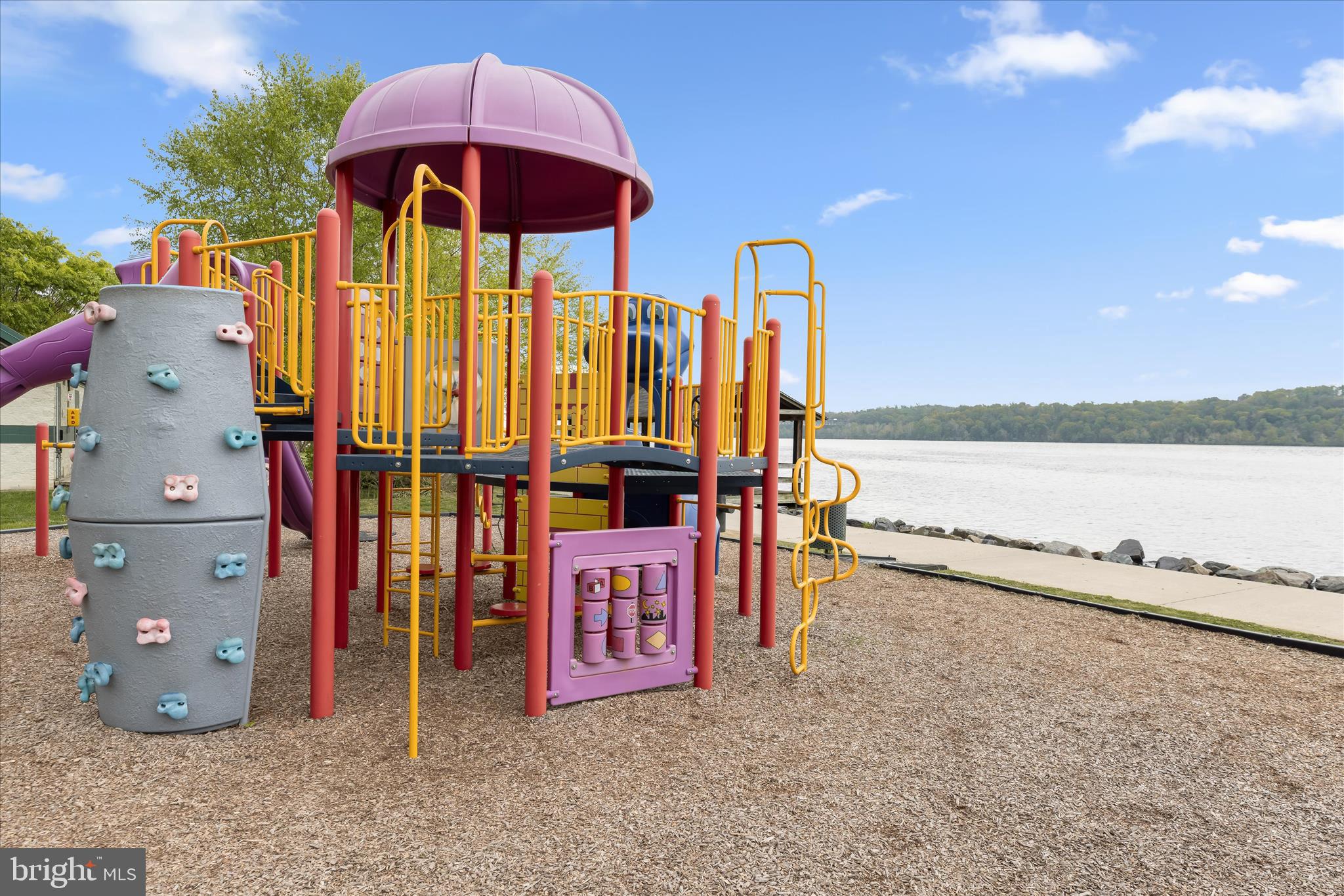 TOMES LANDING - Residential