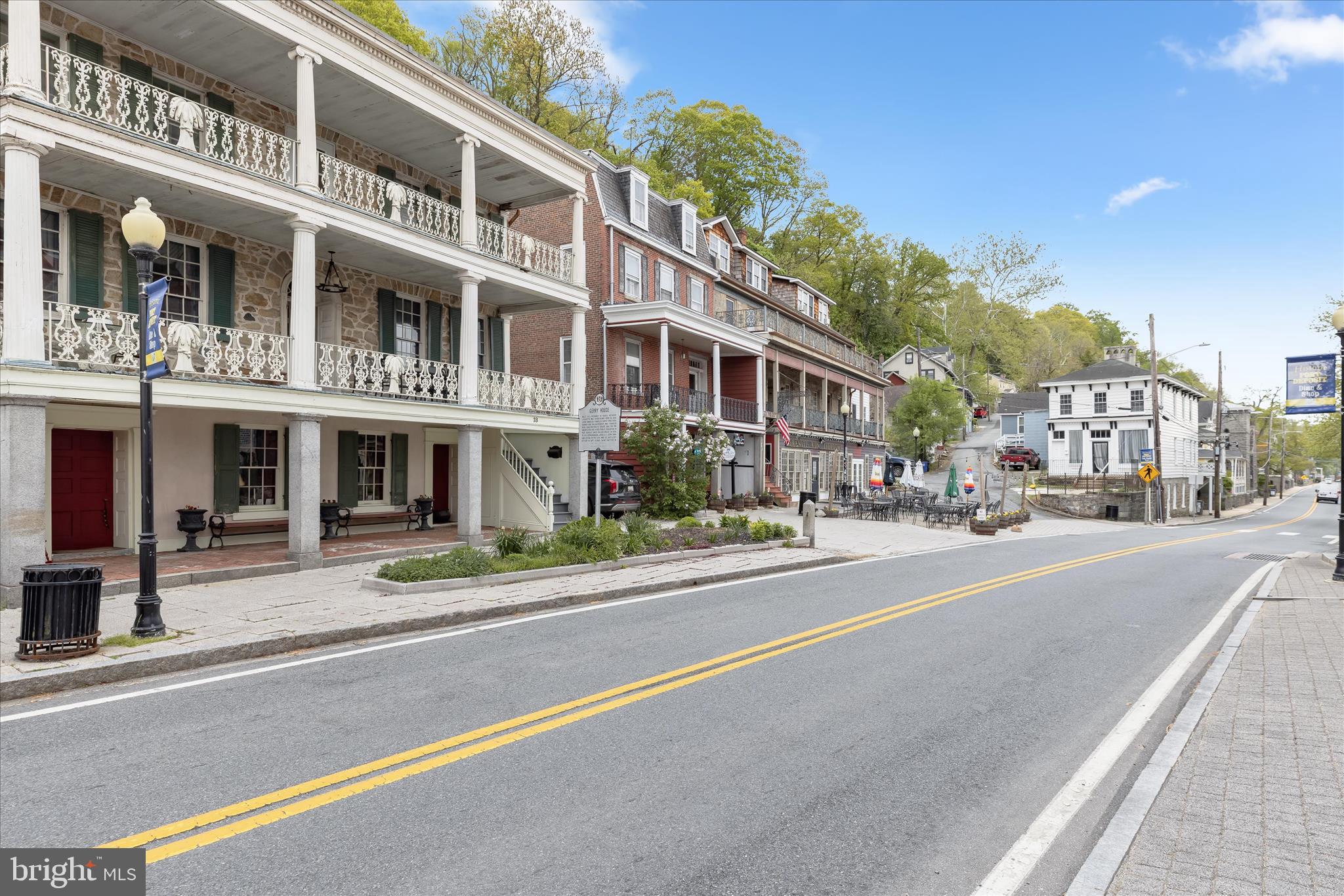 TOMES LANDING - Residential