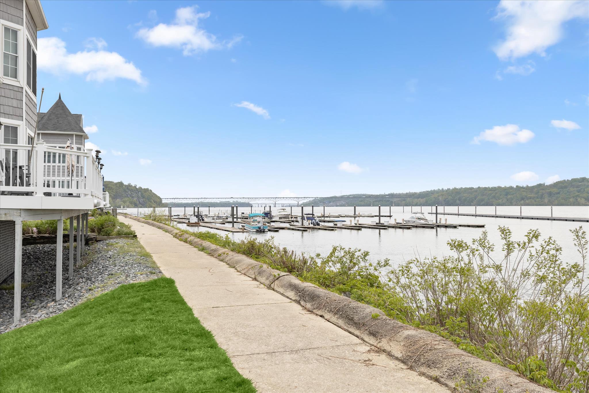 TOMES LANDING - Residential