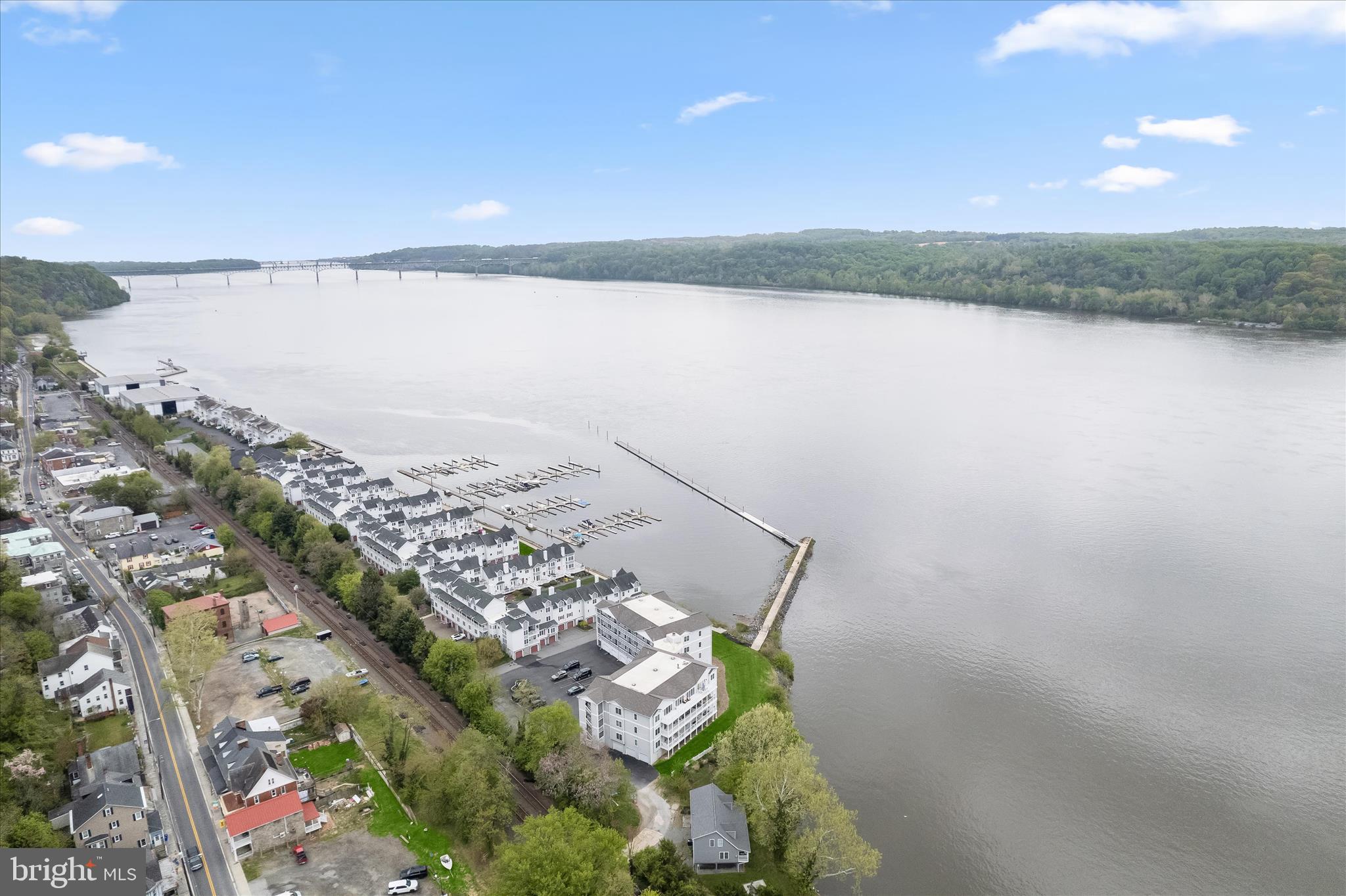 TOMES LANDING - Residential