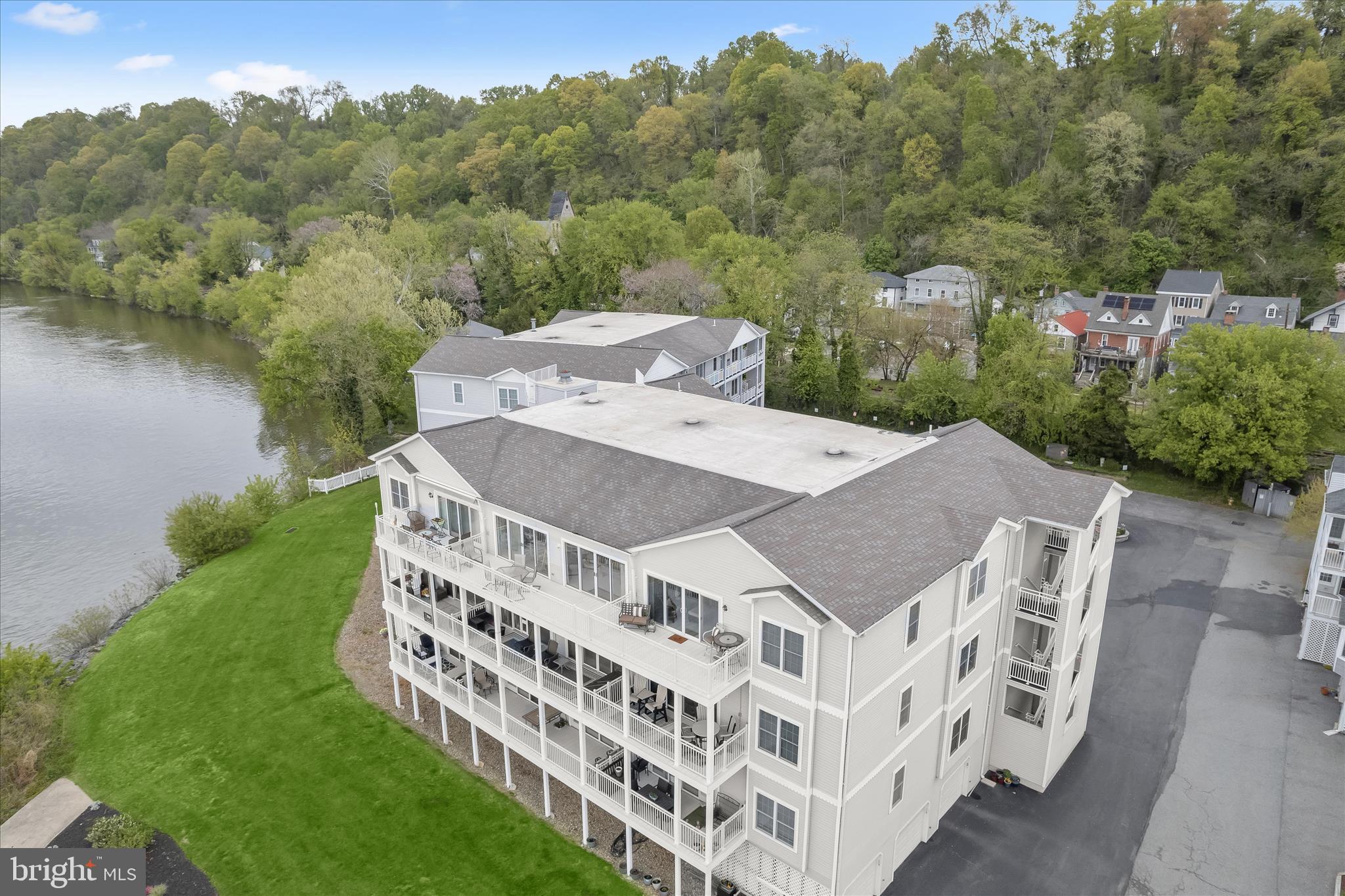 TOMES LANDING - Residential