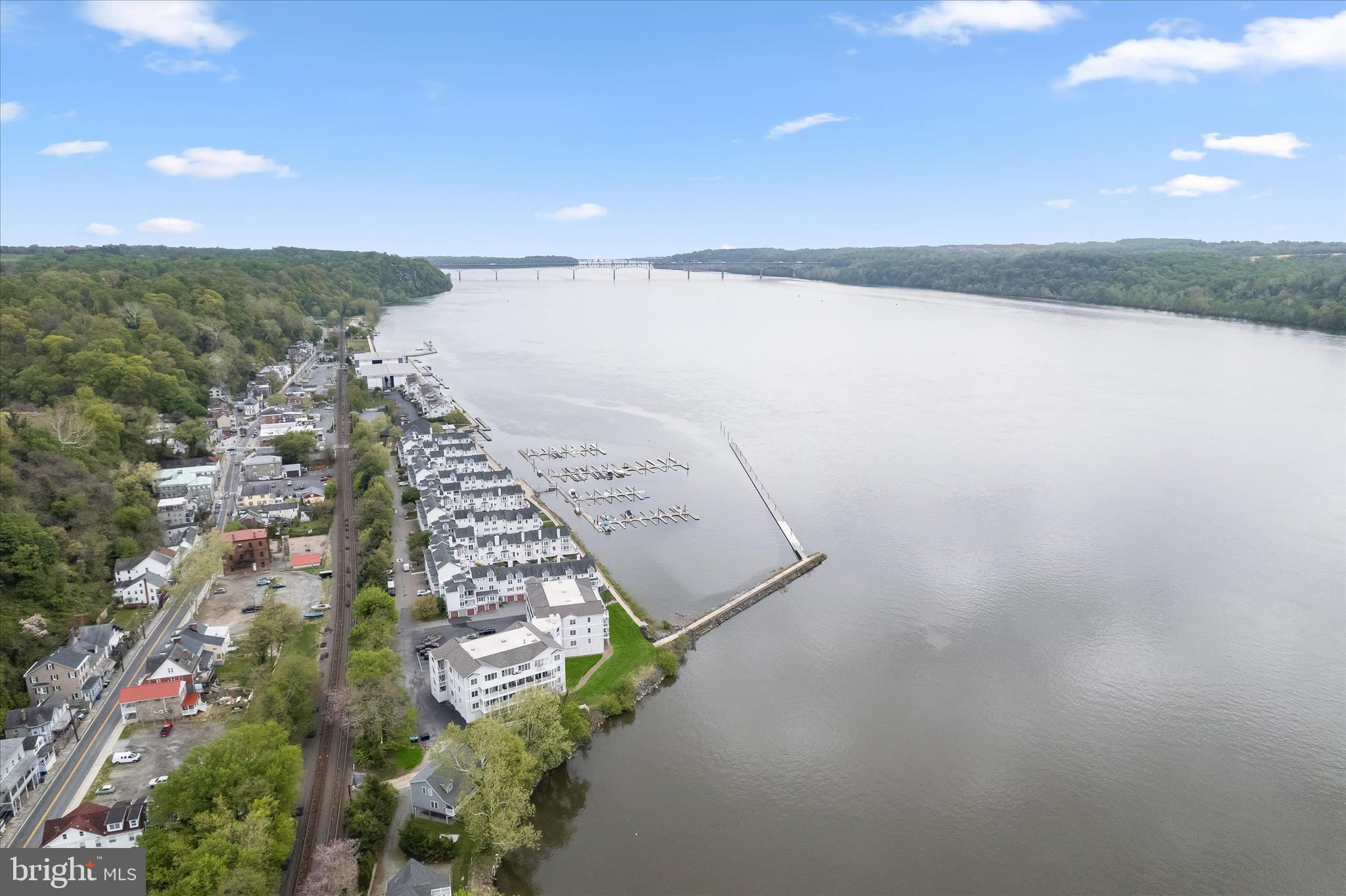 TOMES LANDING - Residential