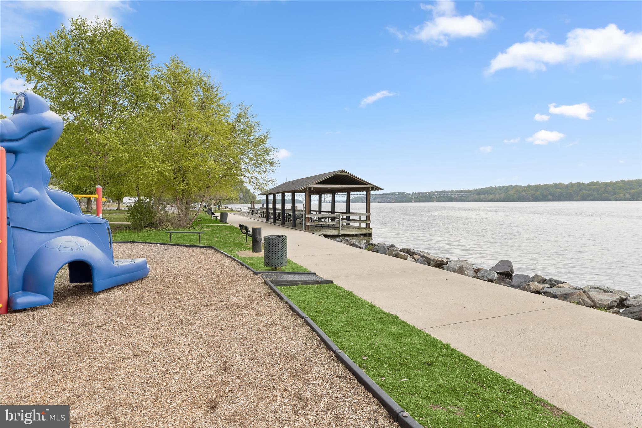 TOMES LANDING - Residential