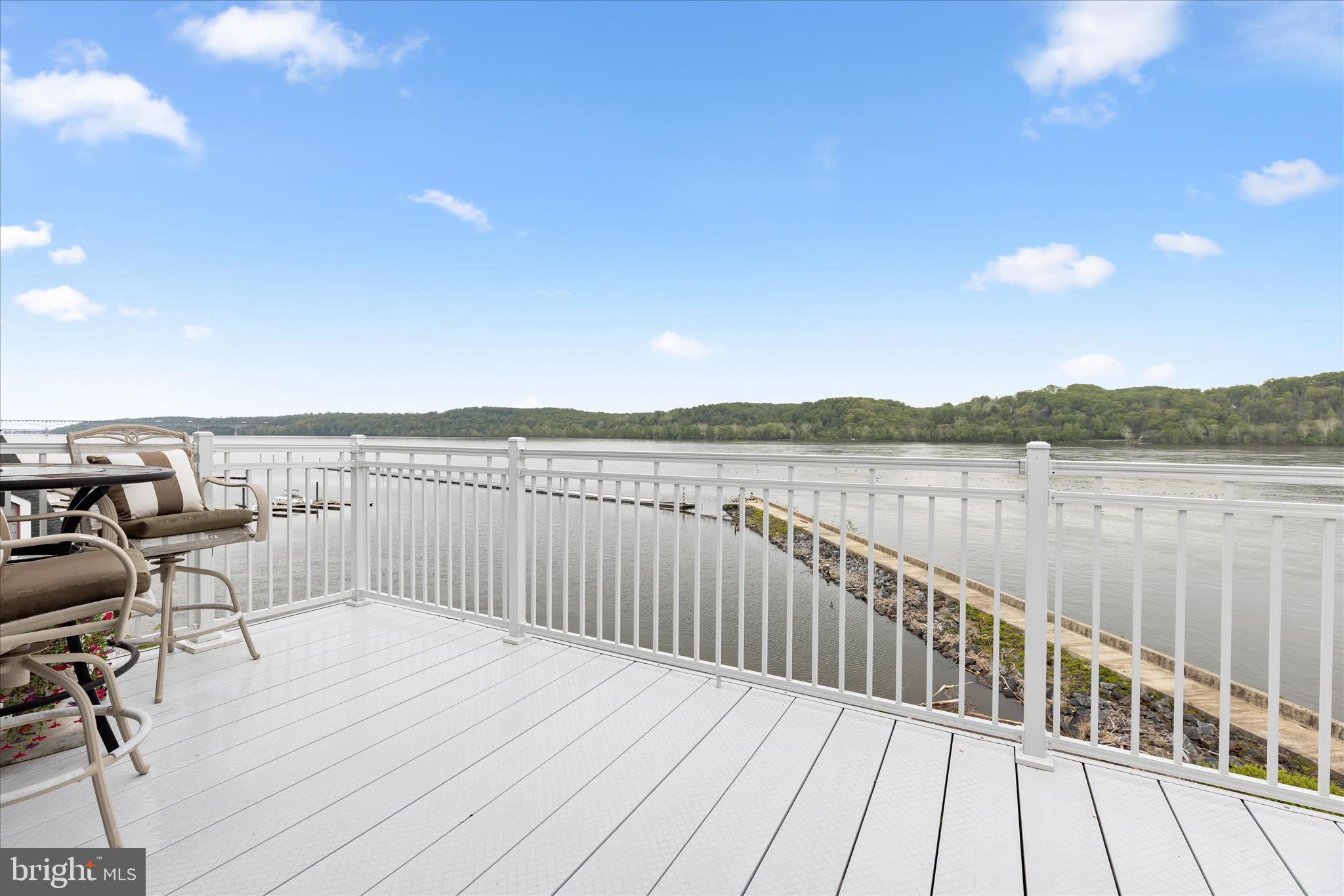 TOMES LANDING - Residential