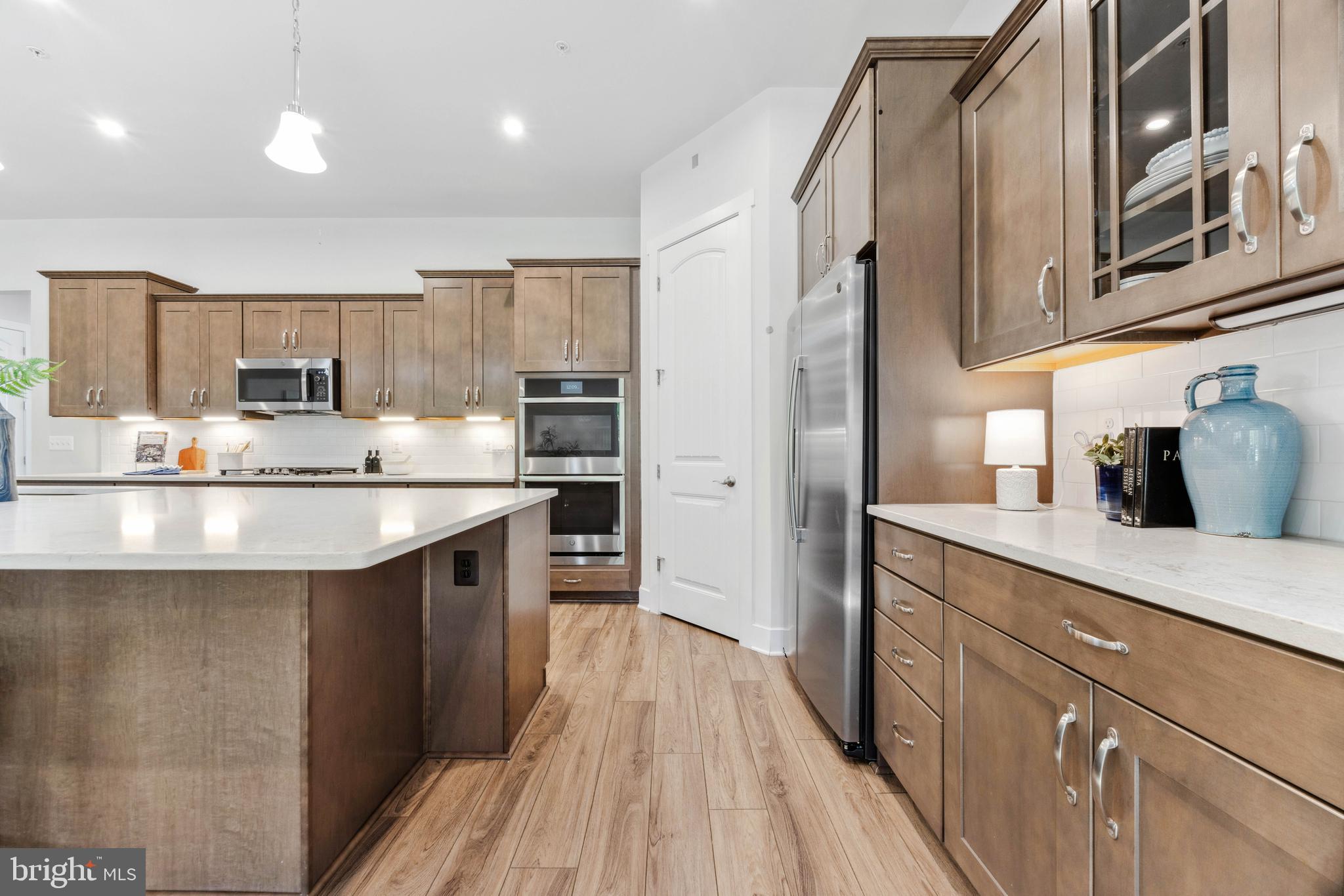 FOUR SEASONS AT KENT ISLAND - Residential