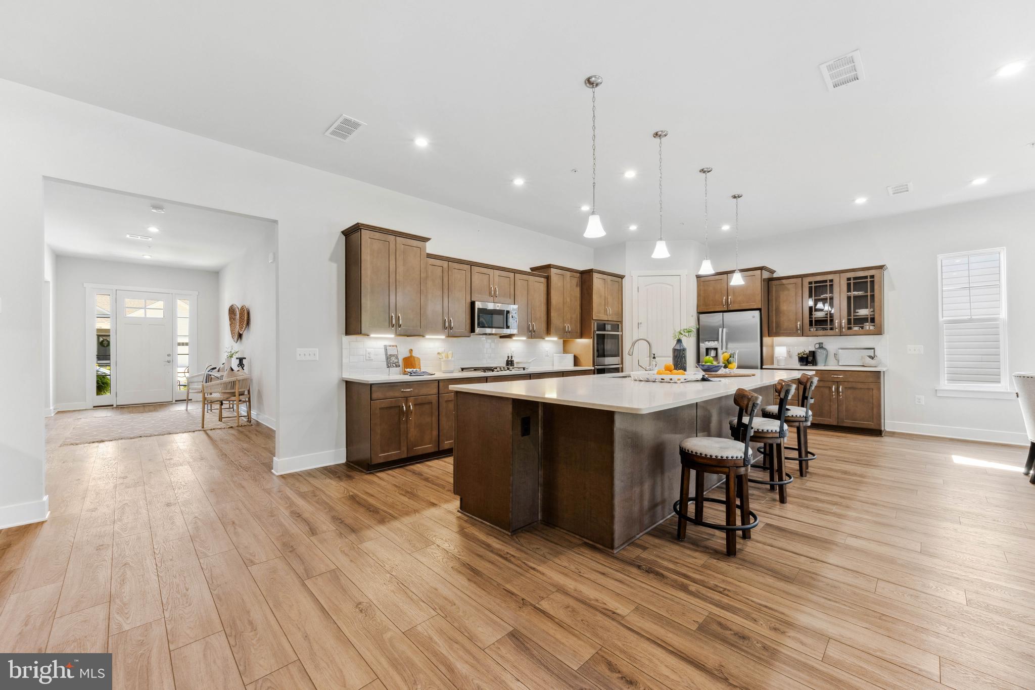 FOUR SEASONS AT KENT ISLAND - Residential