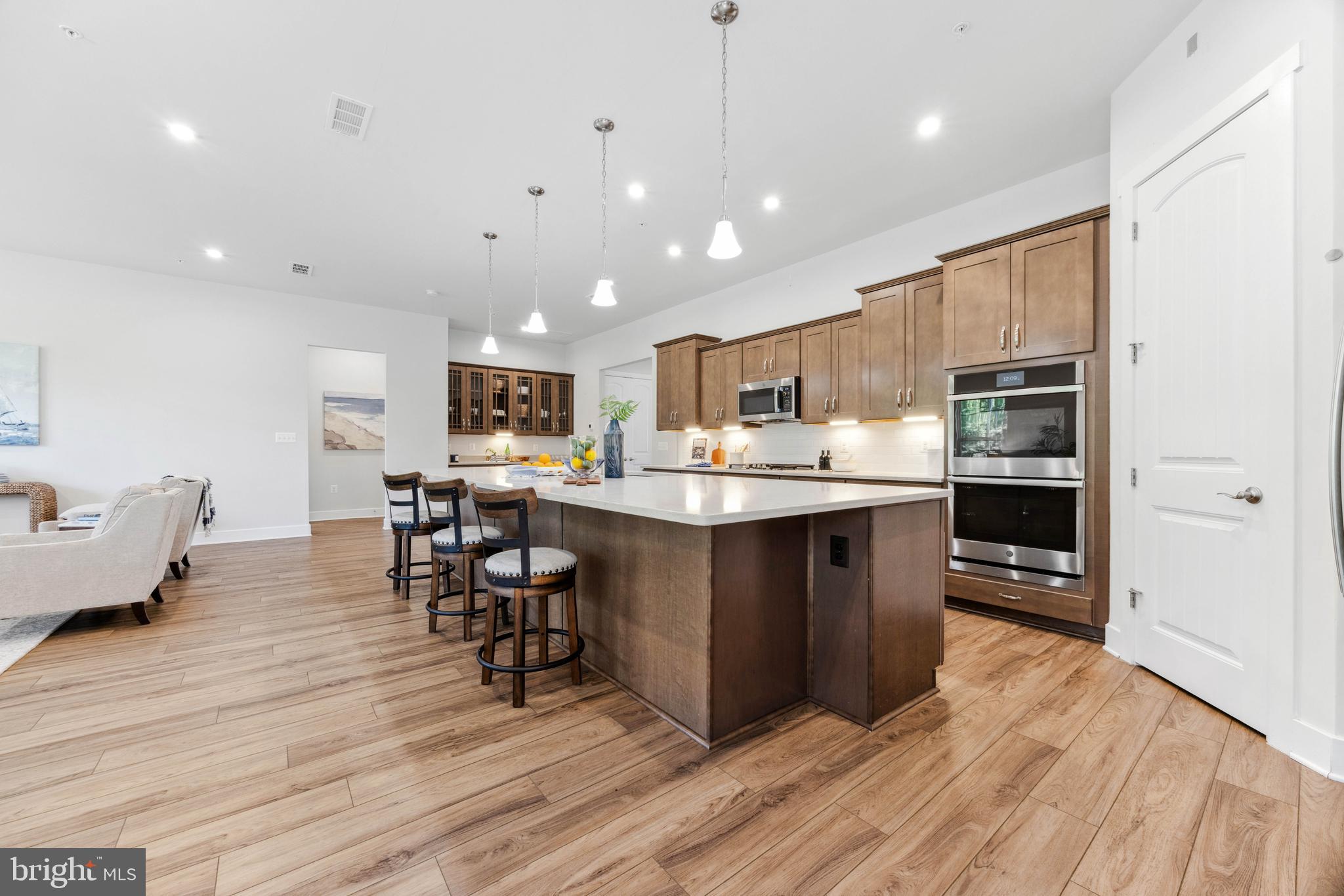 FOUR SEASONS AT KENT ISLAND - Residential