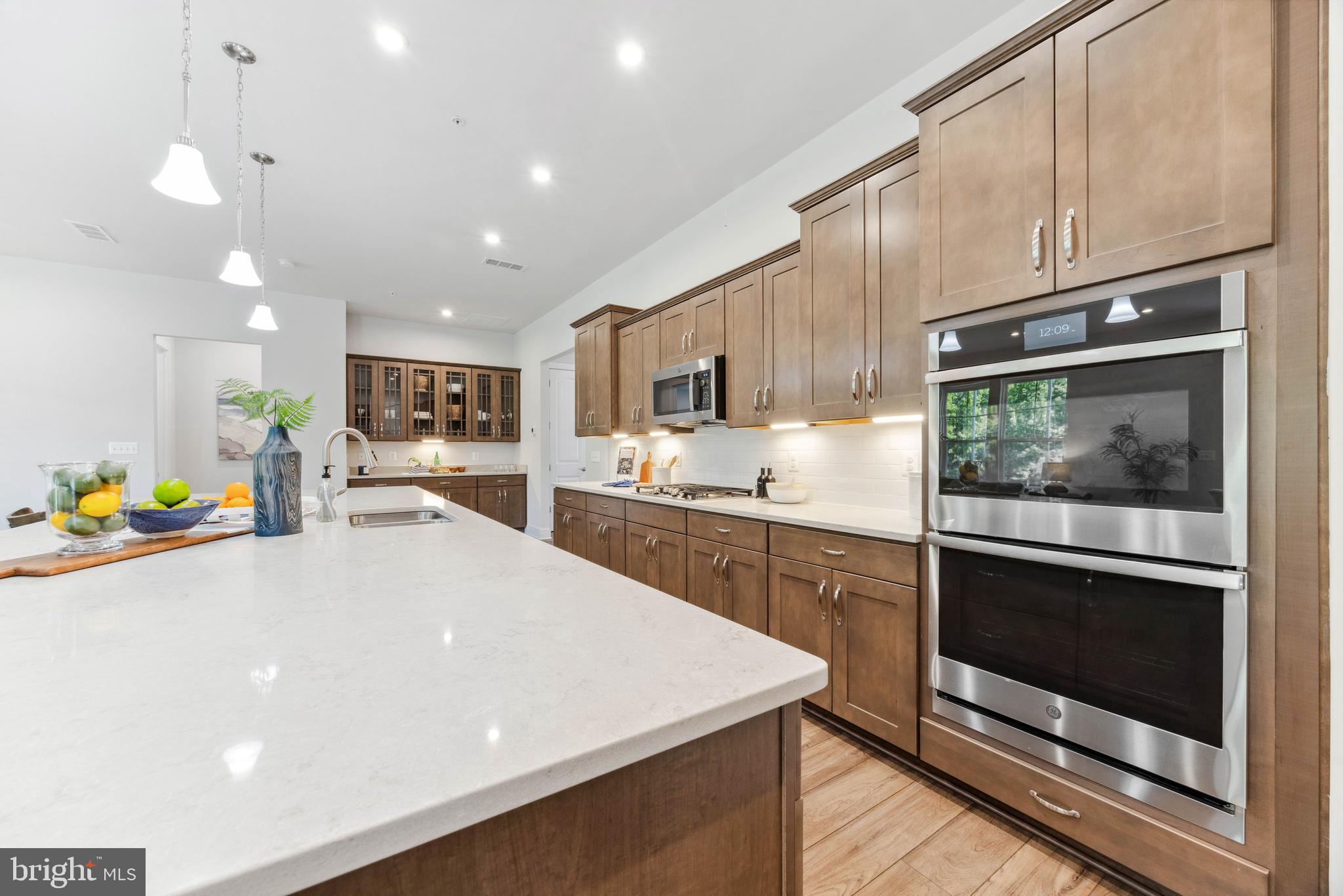 FOUR SEASONS AT KENT ISLAND - Residential