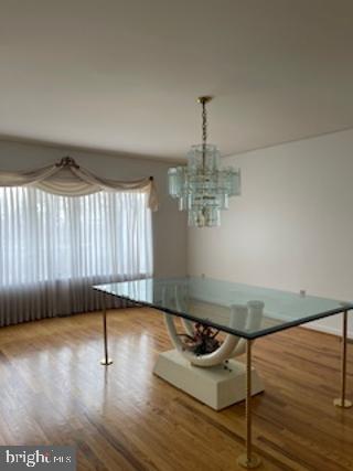 ROLLING HILLS - Residential