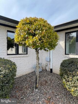 ROLLING HILLS - Residential