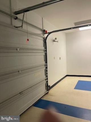 ROLLING HILLS - Residential