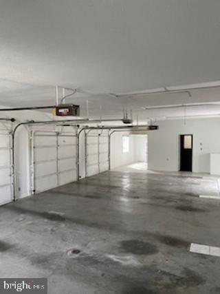 ROLLING HILLS - Residential