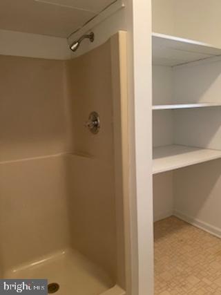 ROLLING HILLS - Residential