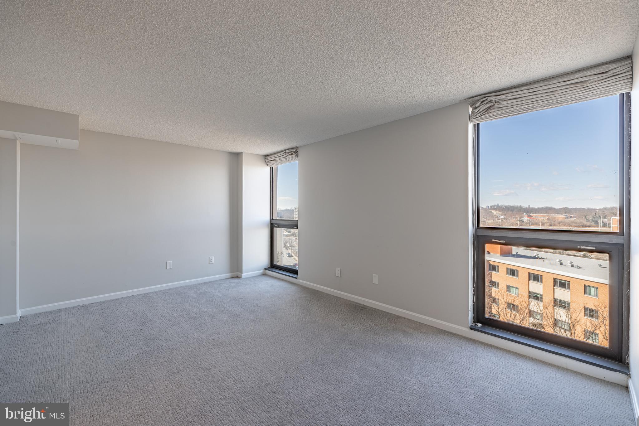 ARLINGTON RIDGE - Residential