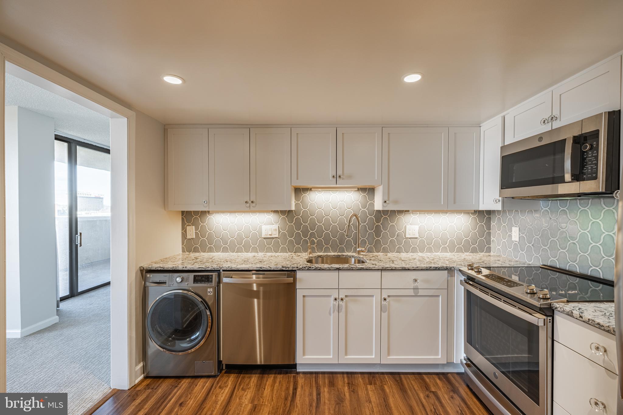 ARLINGTON RIDGE - Residential