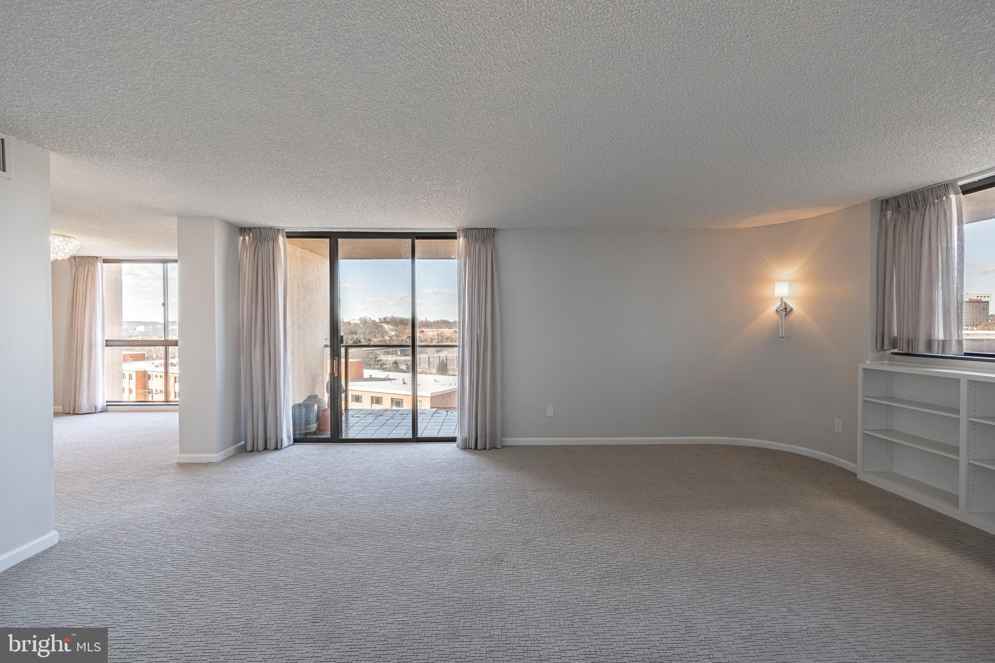 ARLINGTON RIDGE - Residential