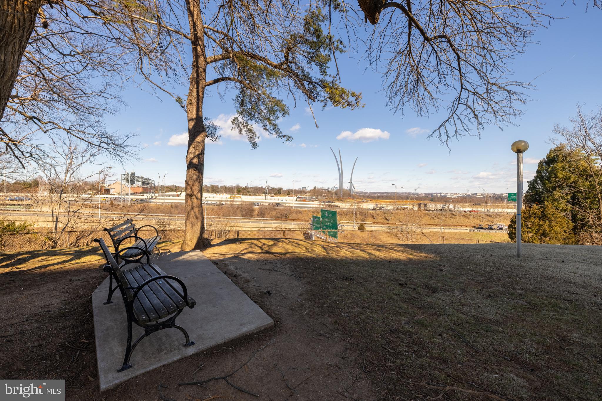 ARLINGTON RIDGE - Residential