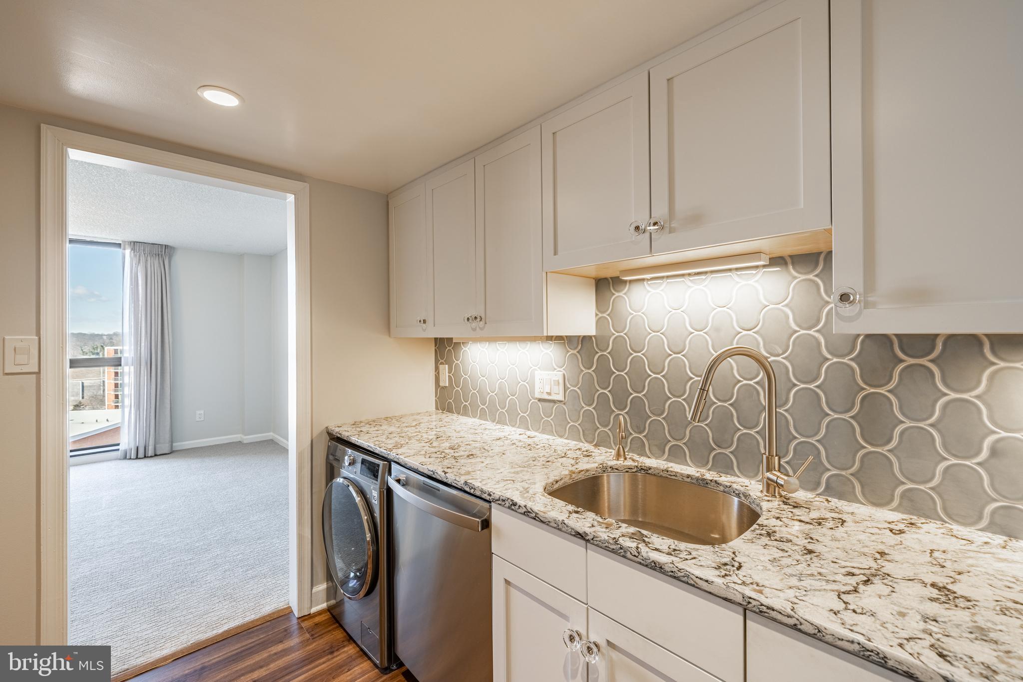 ARLINGTON RIDGE - Residential