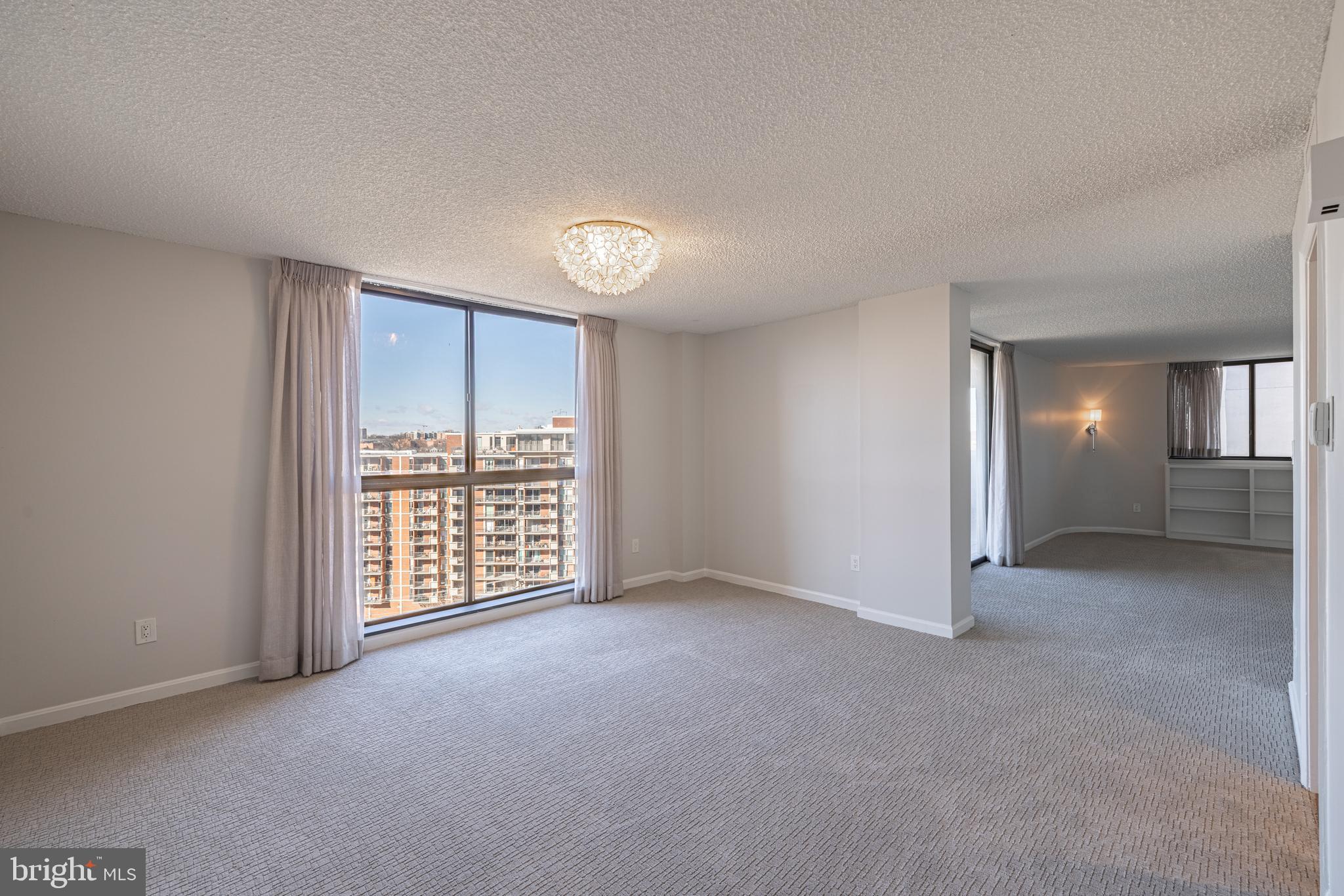 ARLINGTON RIDGE - Residential