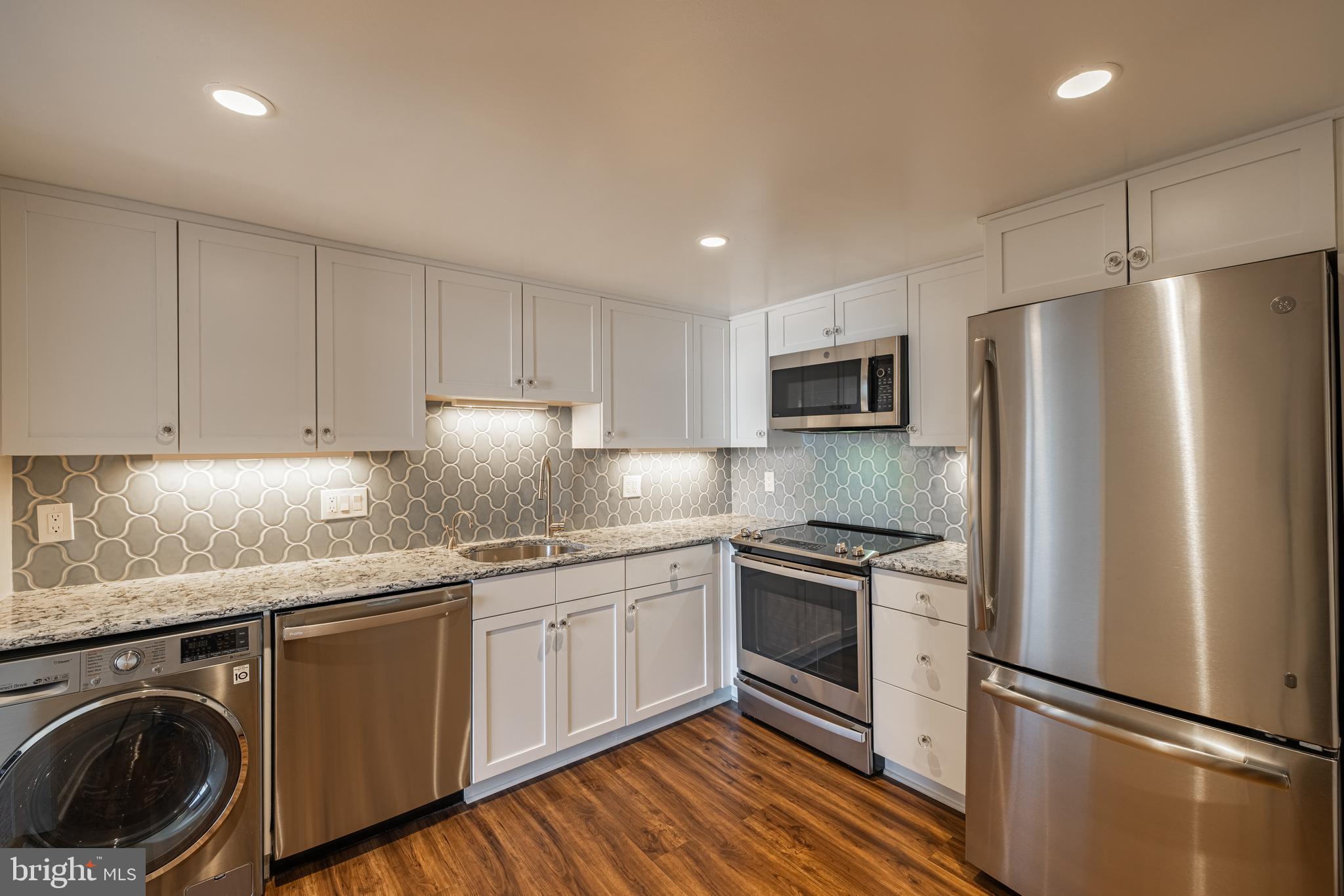 ARLINGTON RIDGE - Residential