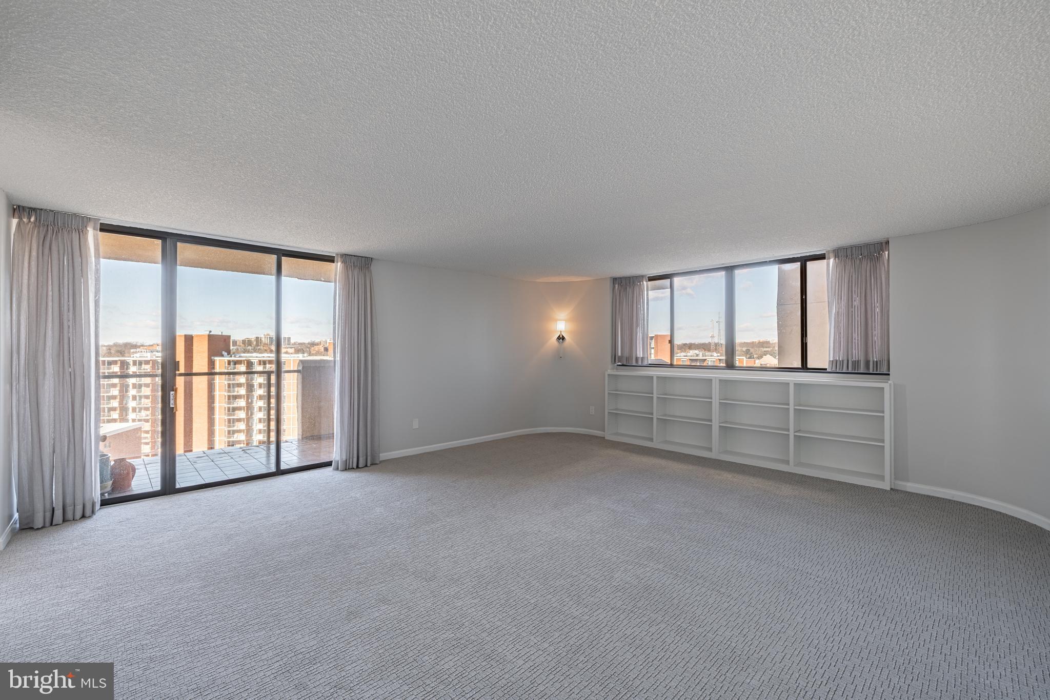 ARLINGTON RIDGE - Residential