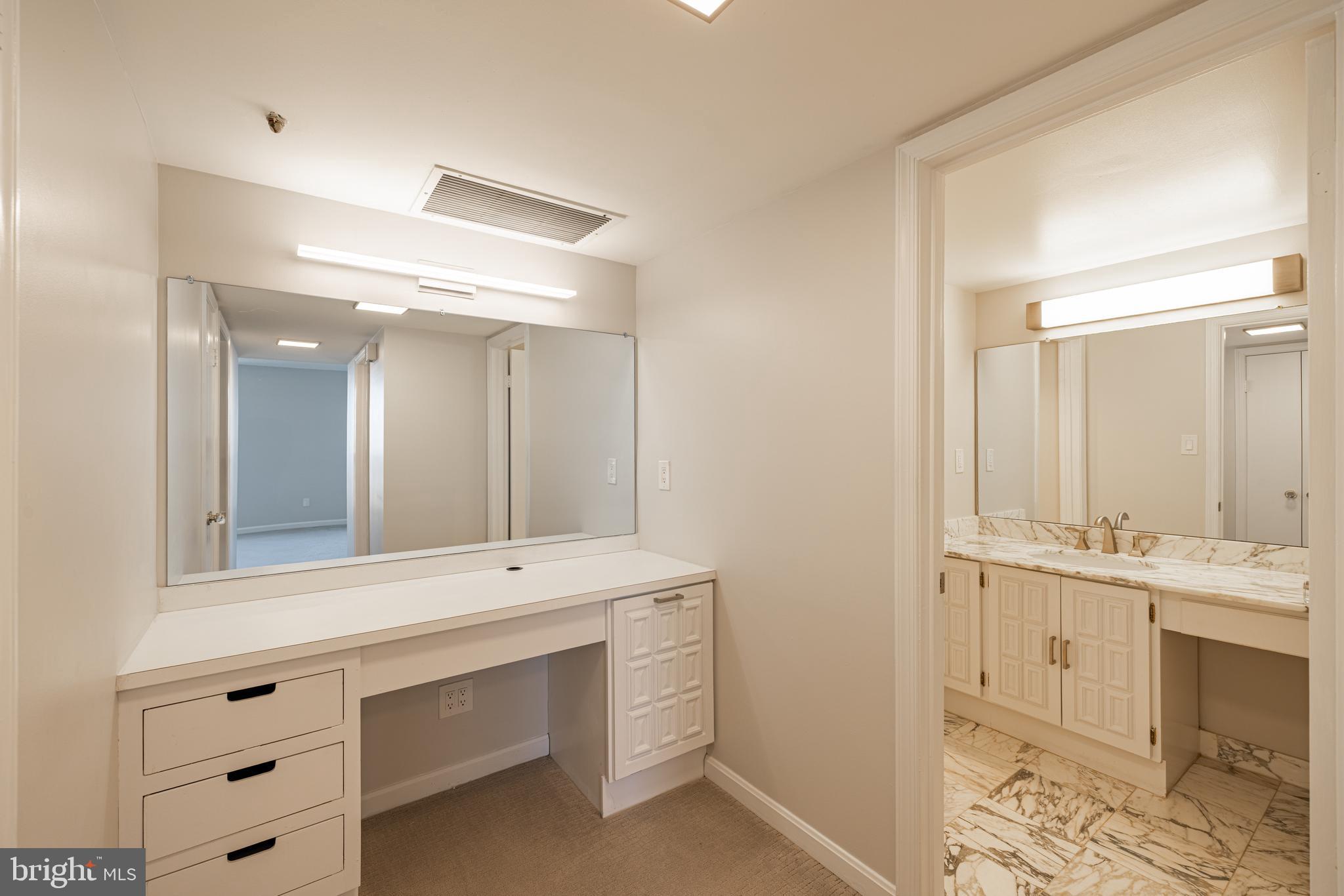 ARLINGTON RIDGE - Residential