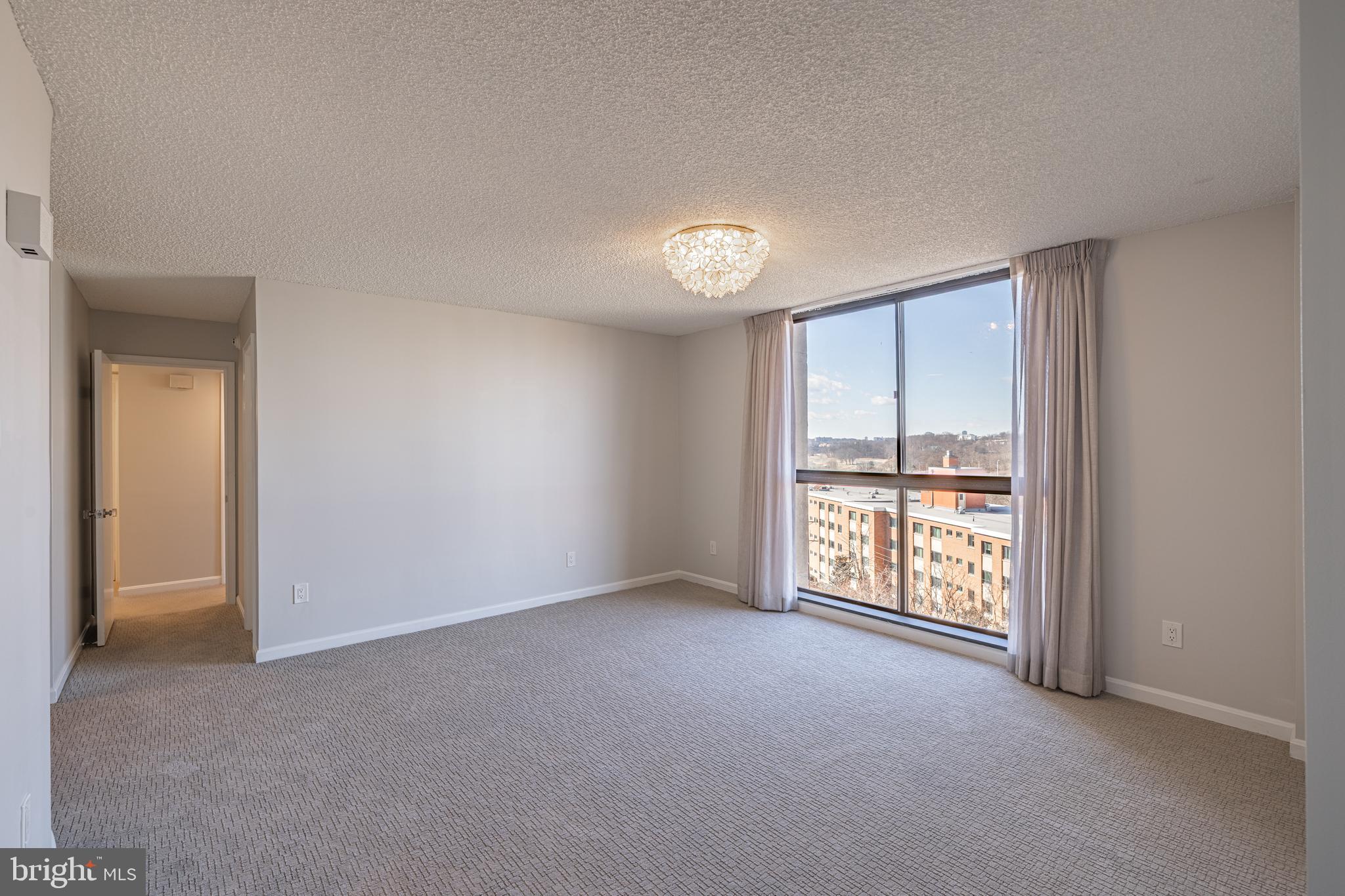 ARLINGTON RIDGE - Residential