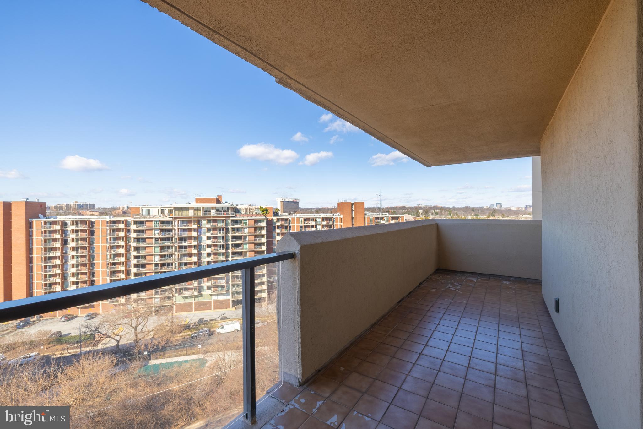 ARLINGTON RIDGE - Residential