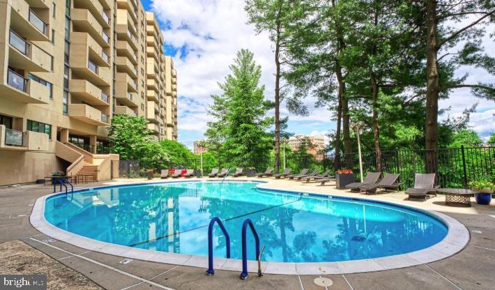 ARLINGTON RIDGE - Residential