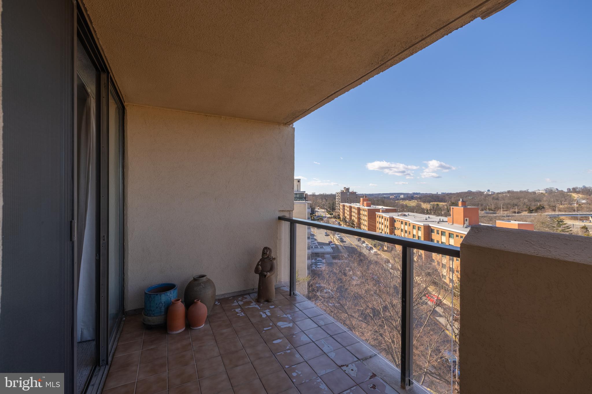 ARLINGTON RIDGE - Residential