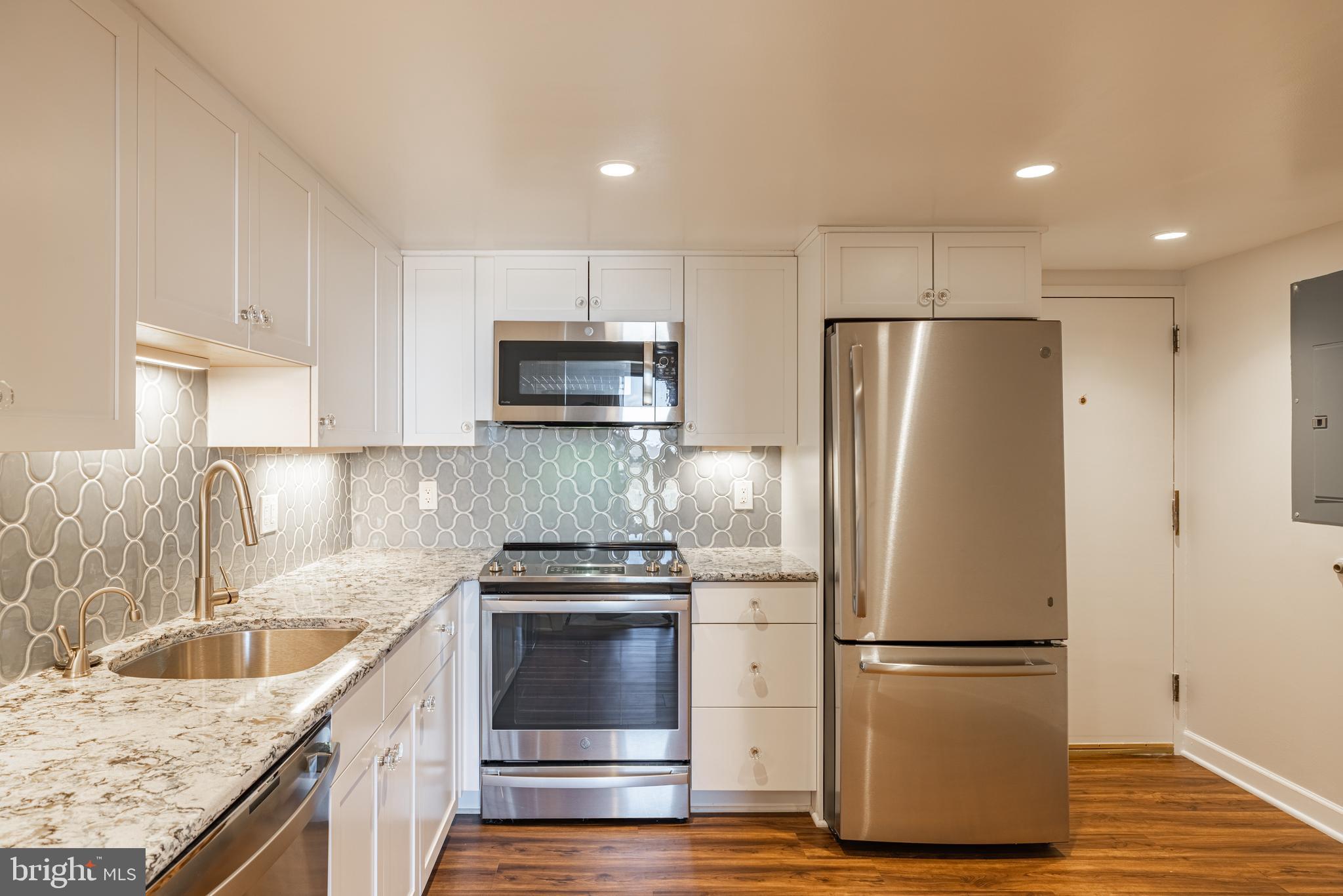 ARLINGTON RIDGE - Residential