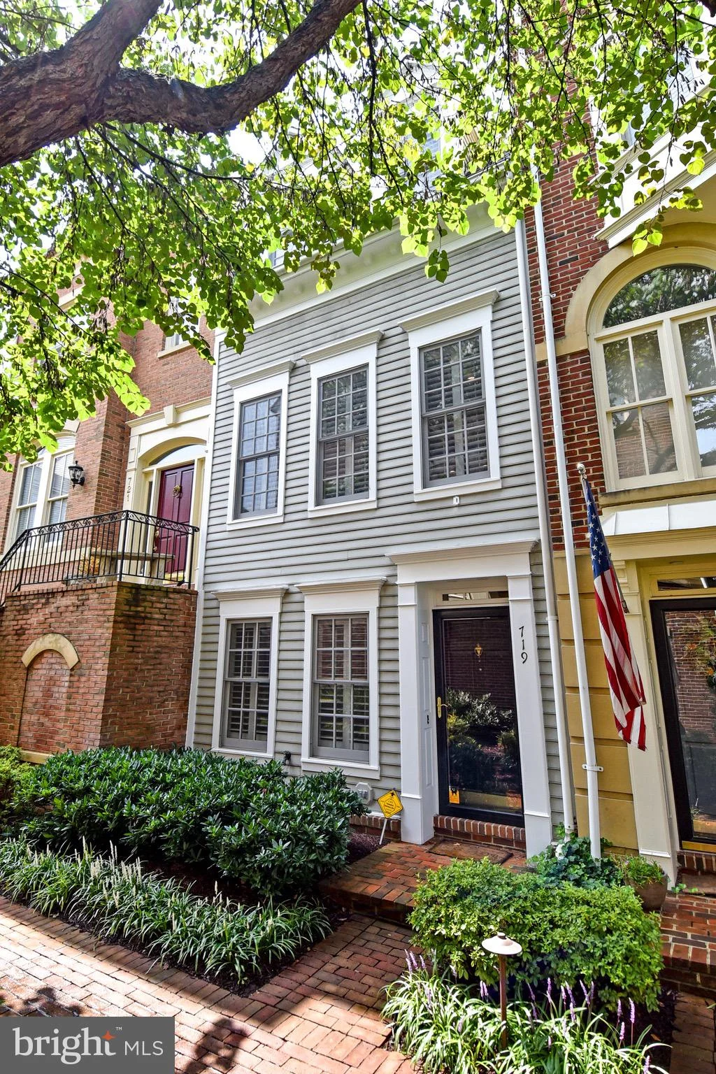 719 Fords Landing Way, Alexandria, VA 22314