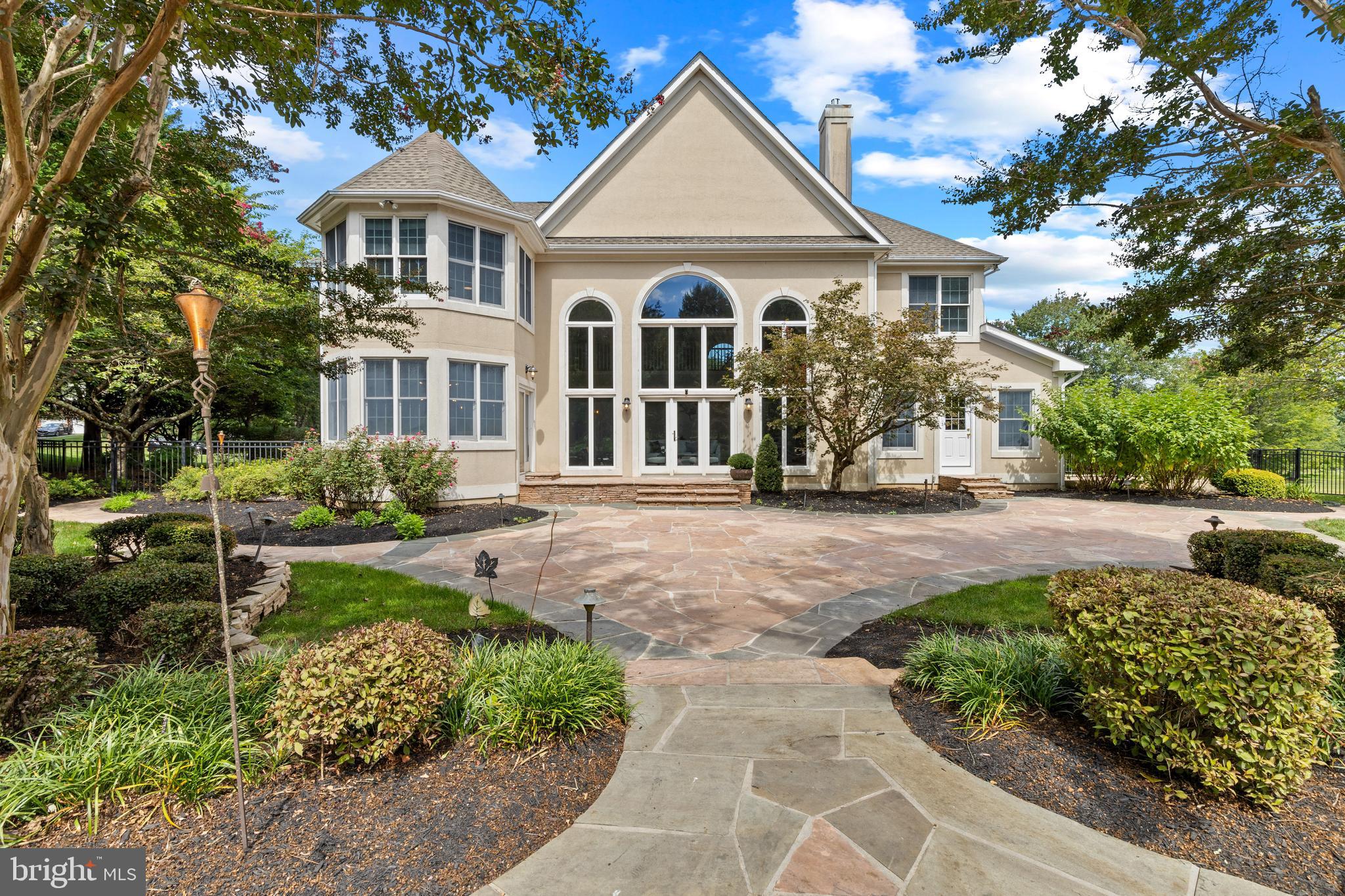 FOX VALLEY - Residential