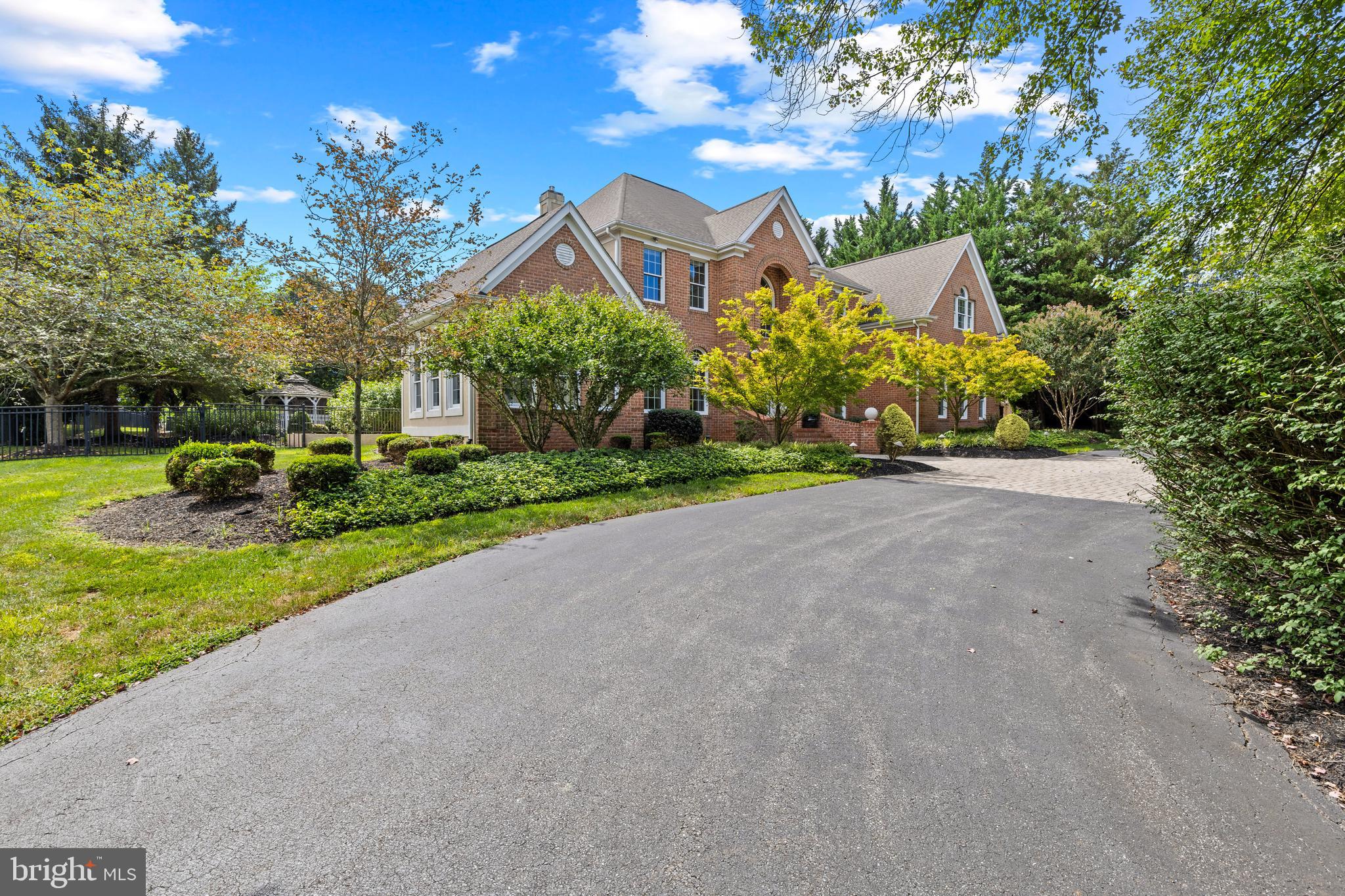 FOX VALLEY - Residential