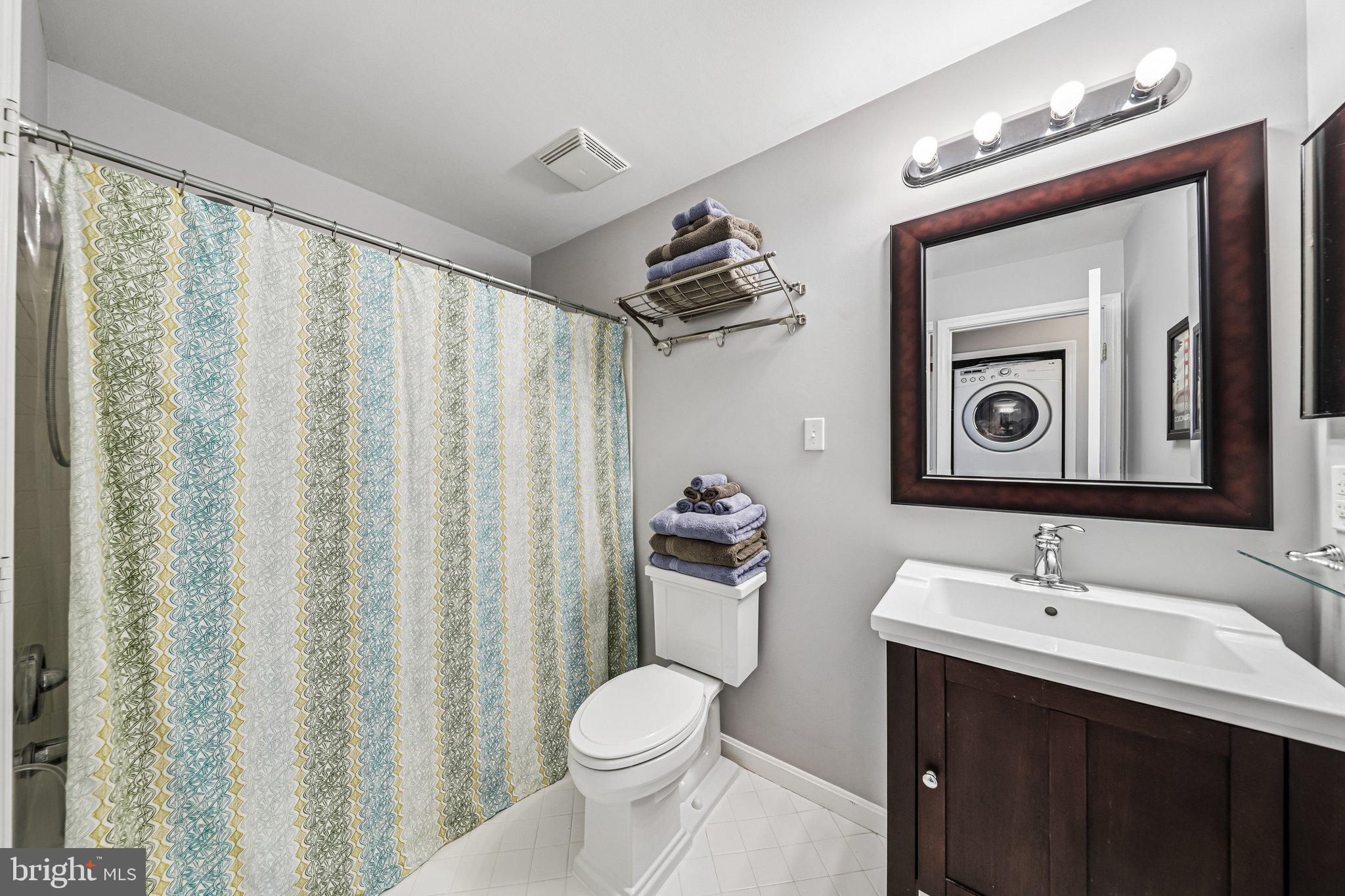 ASHBURN VILLAGE - Residential