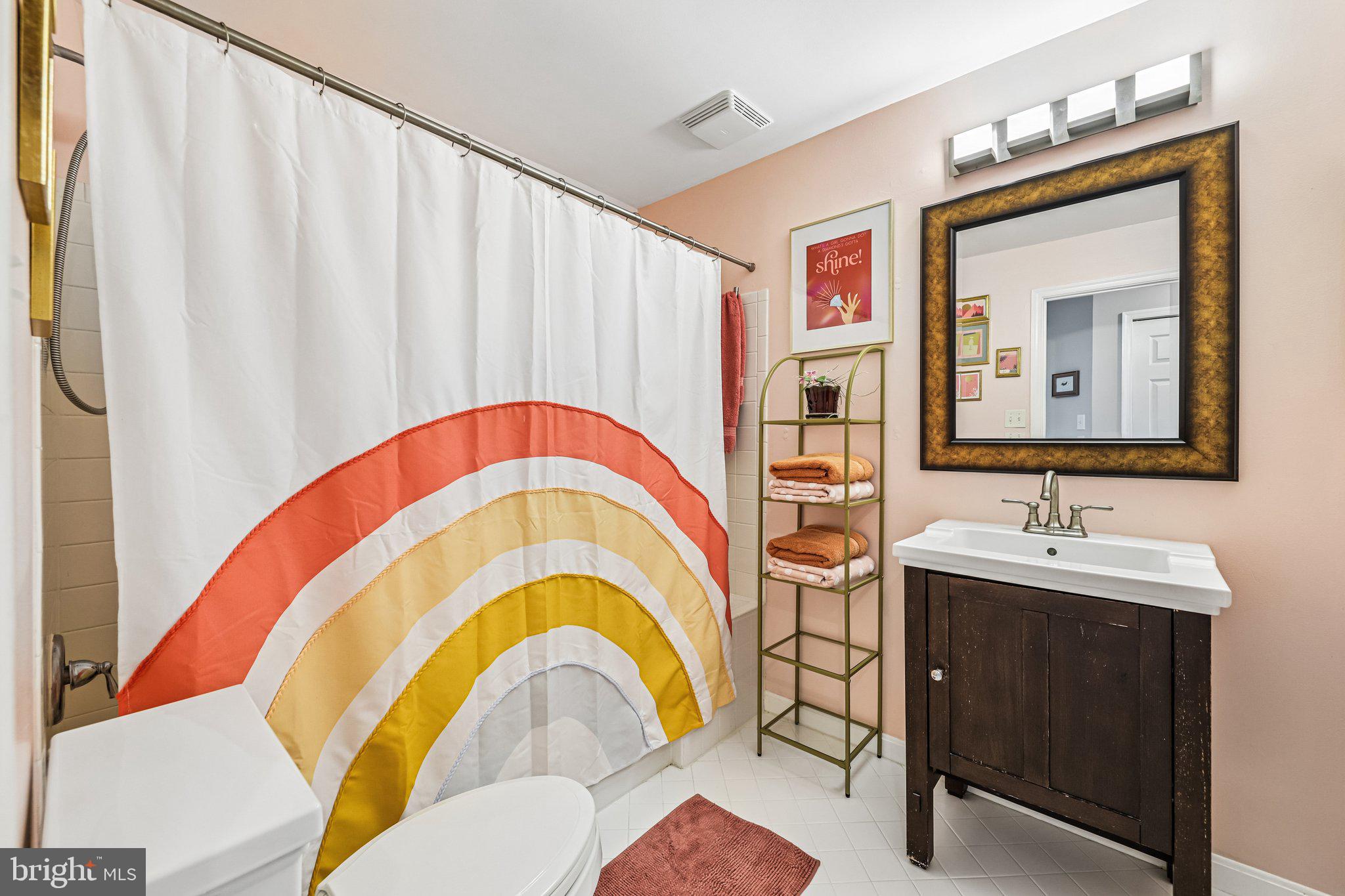 ASHBURN VILLAGE - Residential