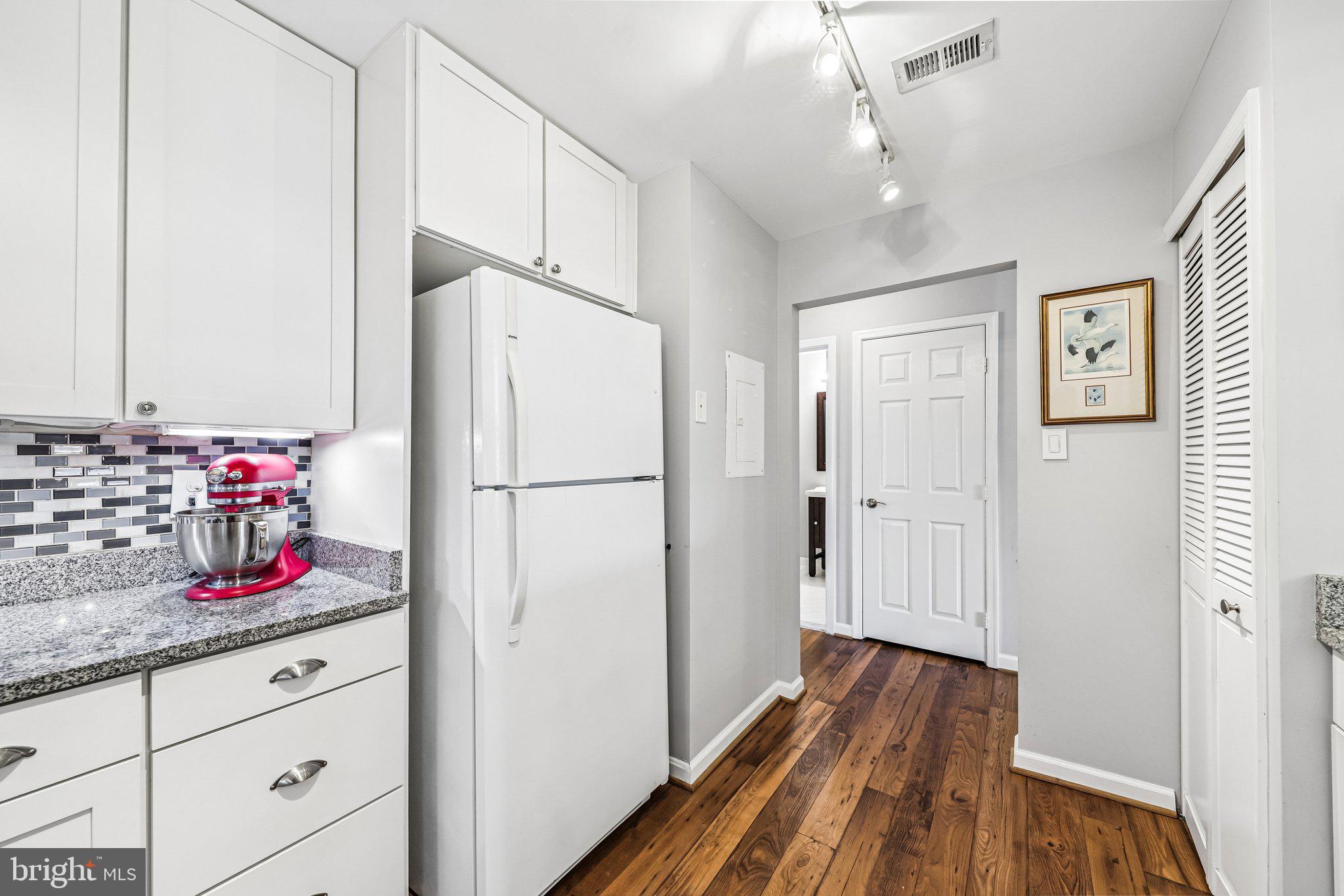 ASHBURN VILLAGE - Residential