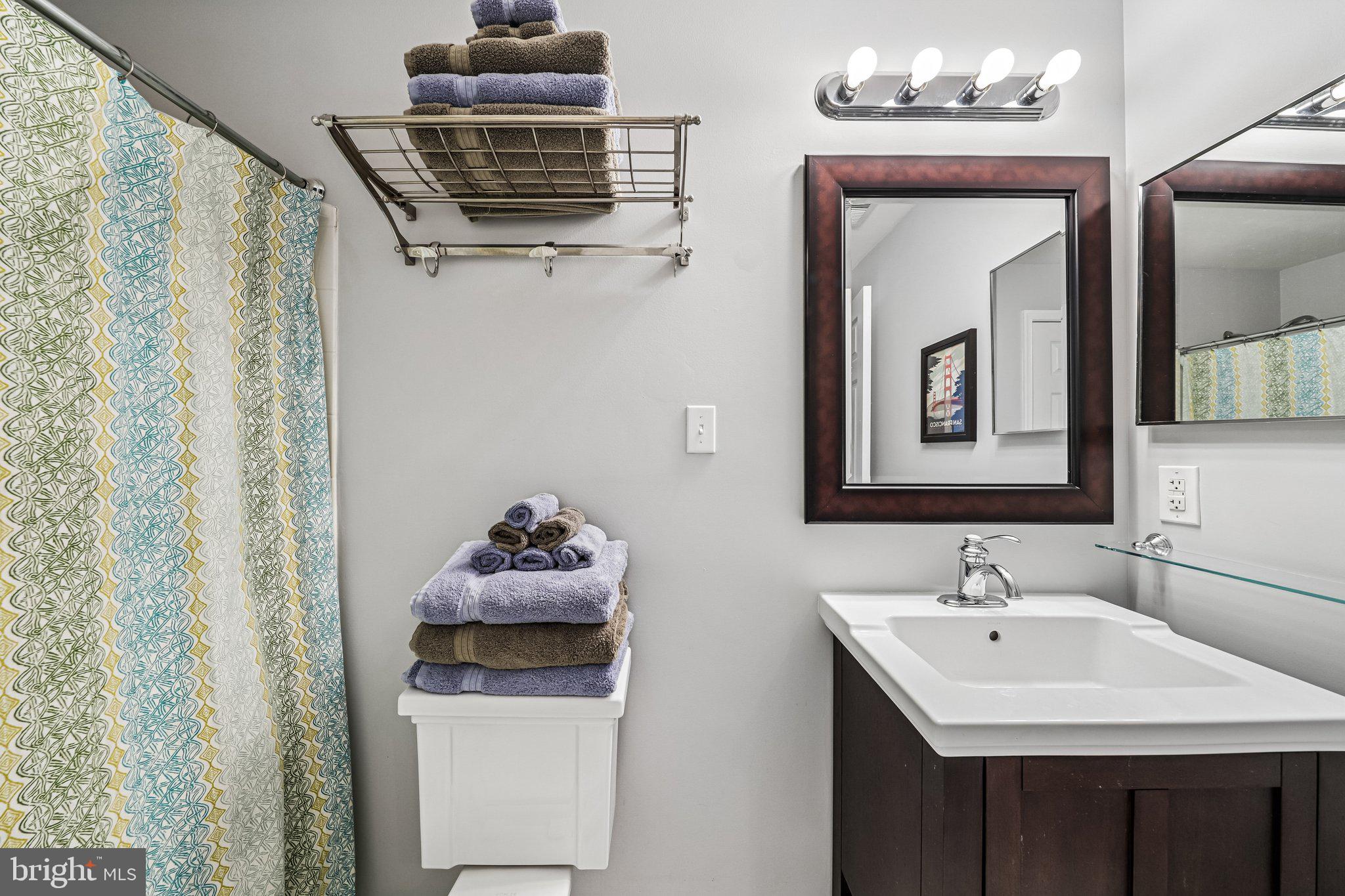 ASHBURN VILLAGE - Residential