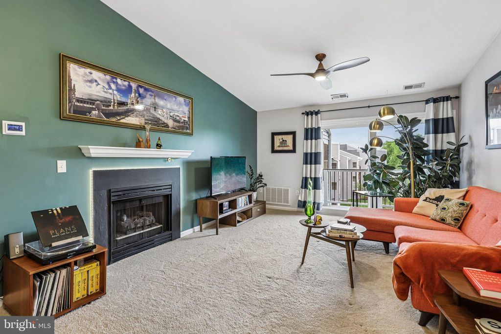 Photo of 44114 Natalie Terrace #302, ASHBURN, VA 20147 (MLS # VALO2123844)