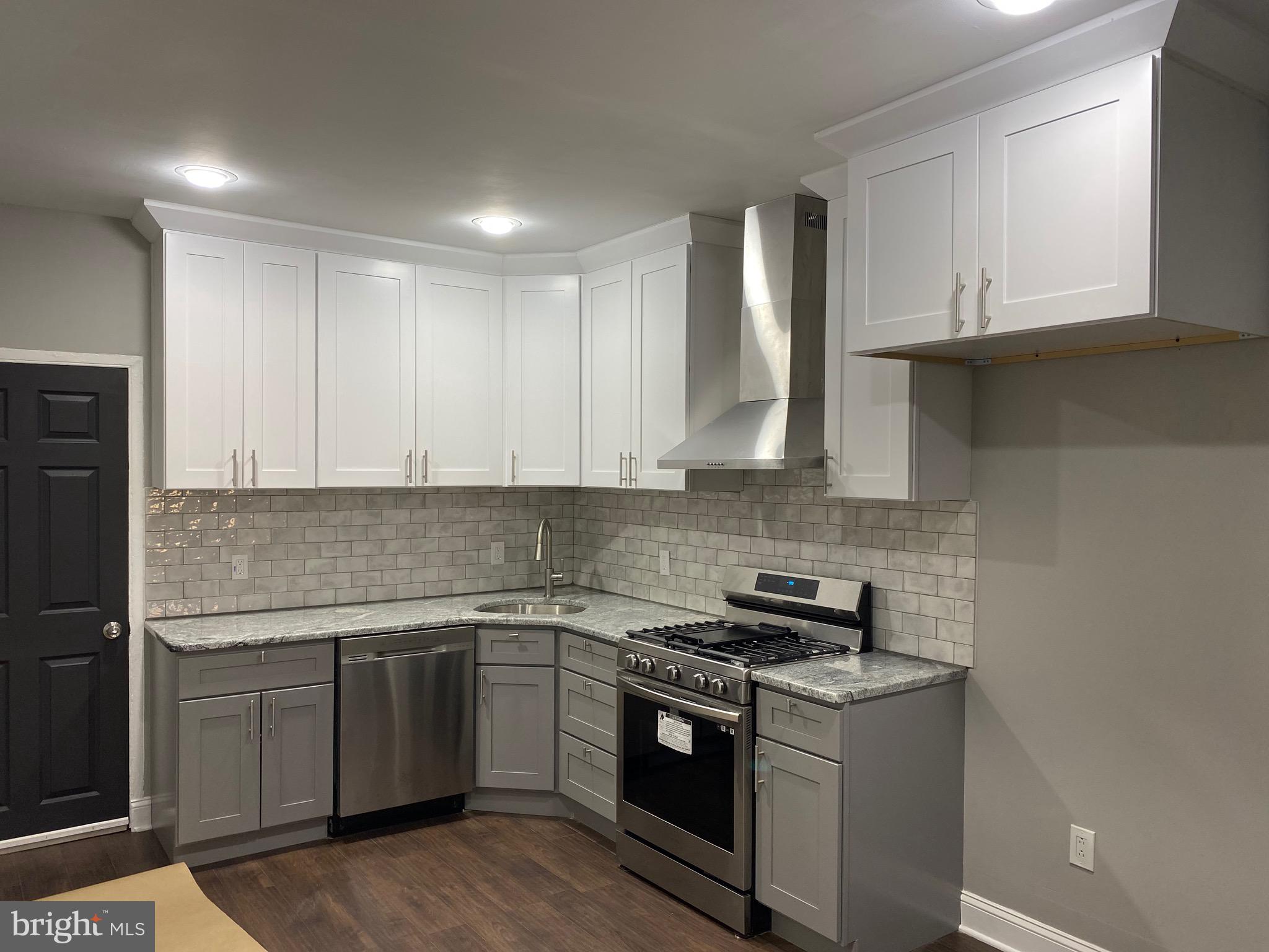 PORT RICHMOND - Residential