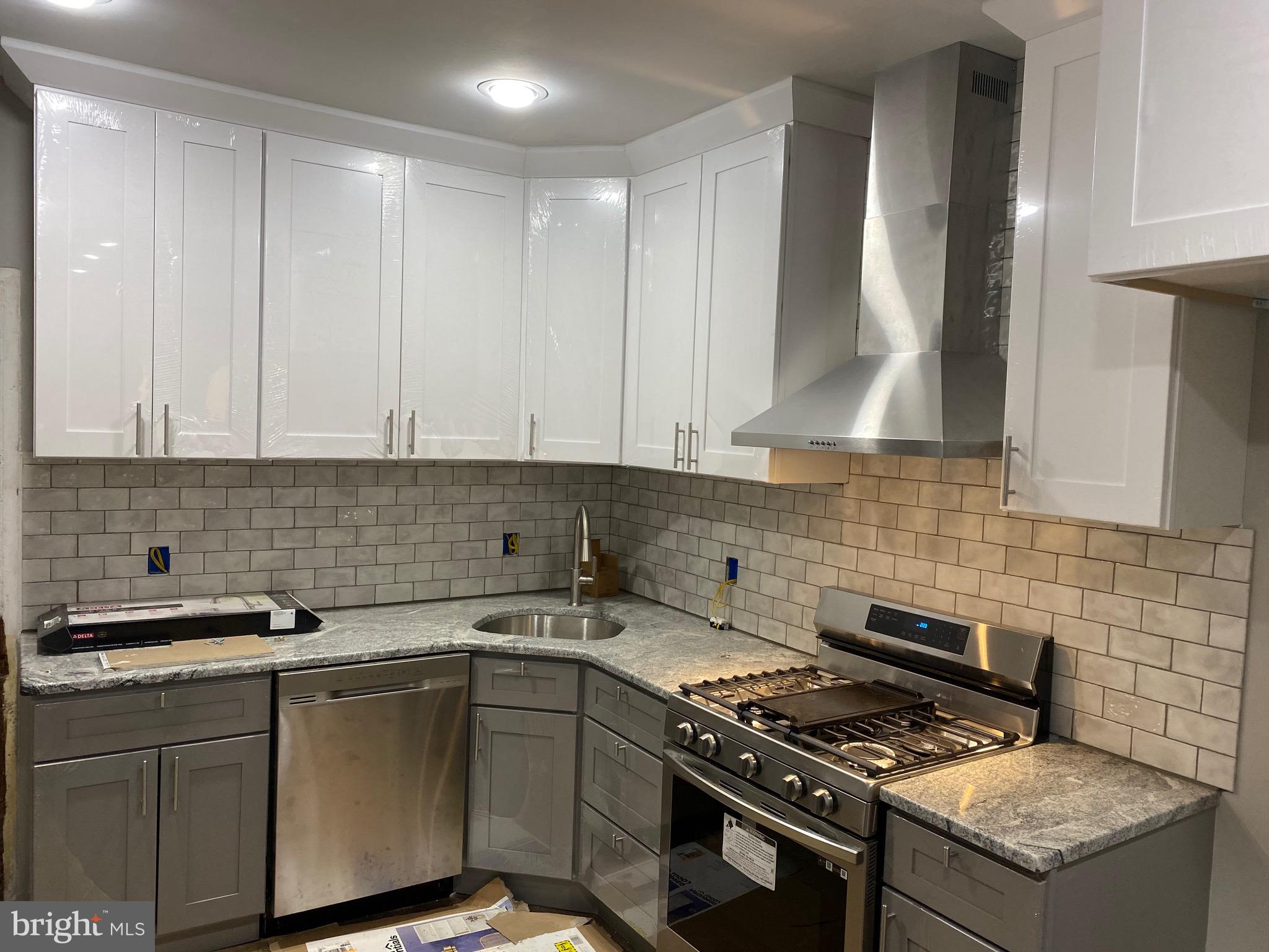 3167 E THOMPSON STREET